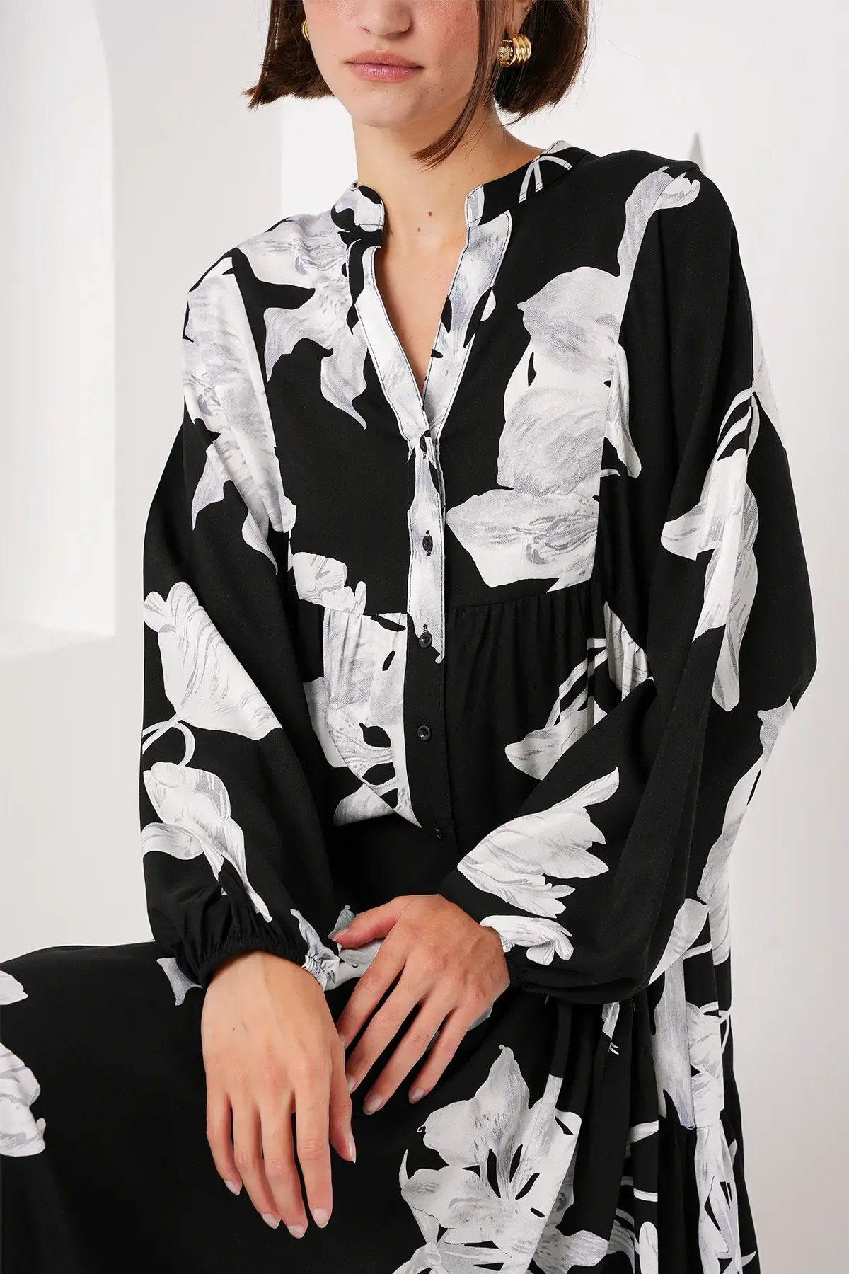 2423 Otantik Desenli Tesettür Elbise - J. Siyah