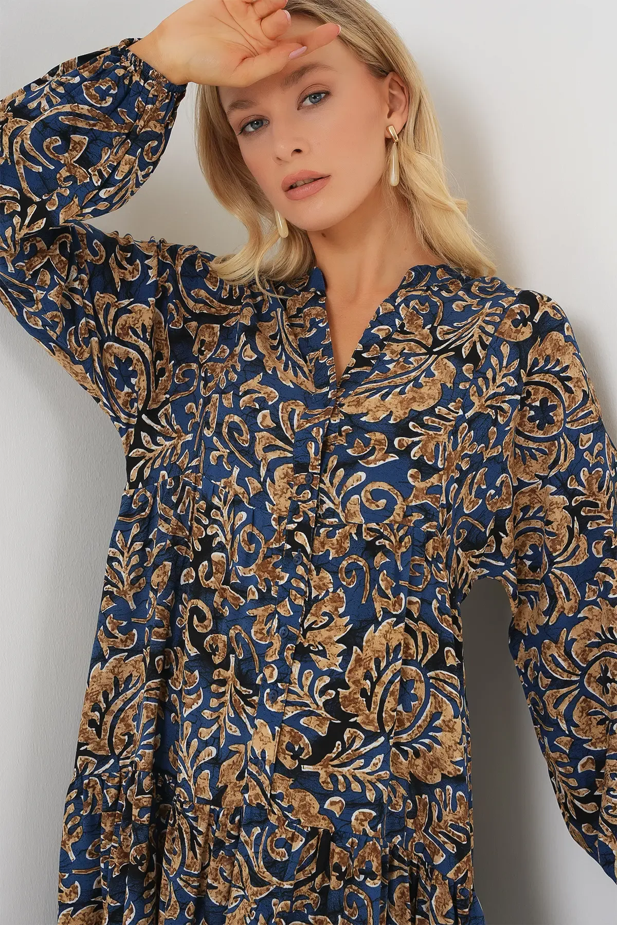 2423 Otantik Desenli Tesettür Elbise - Lacivert 11