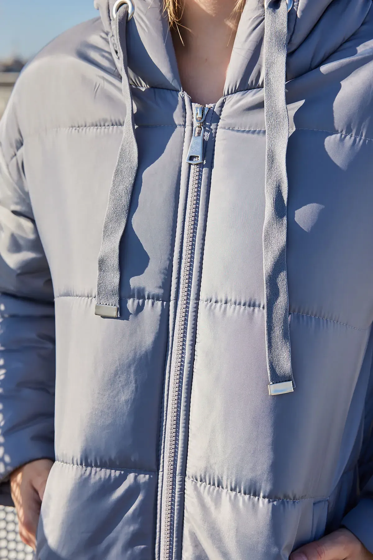 5120 Kapşonlu Uzun Şişme Mont - Gri