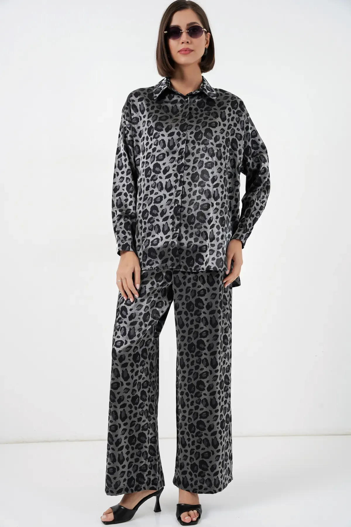 6699 Leopar Desenli Alt Üst Takım - Siyah