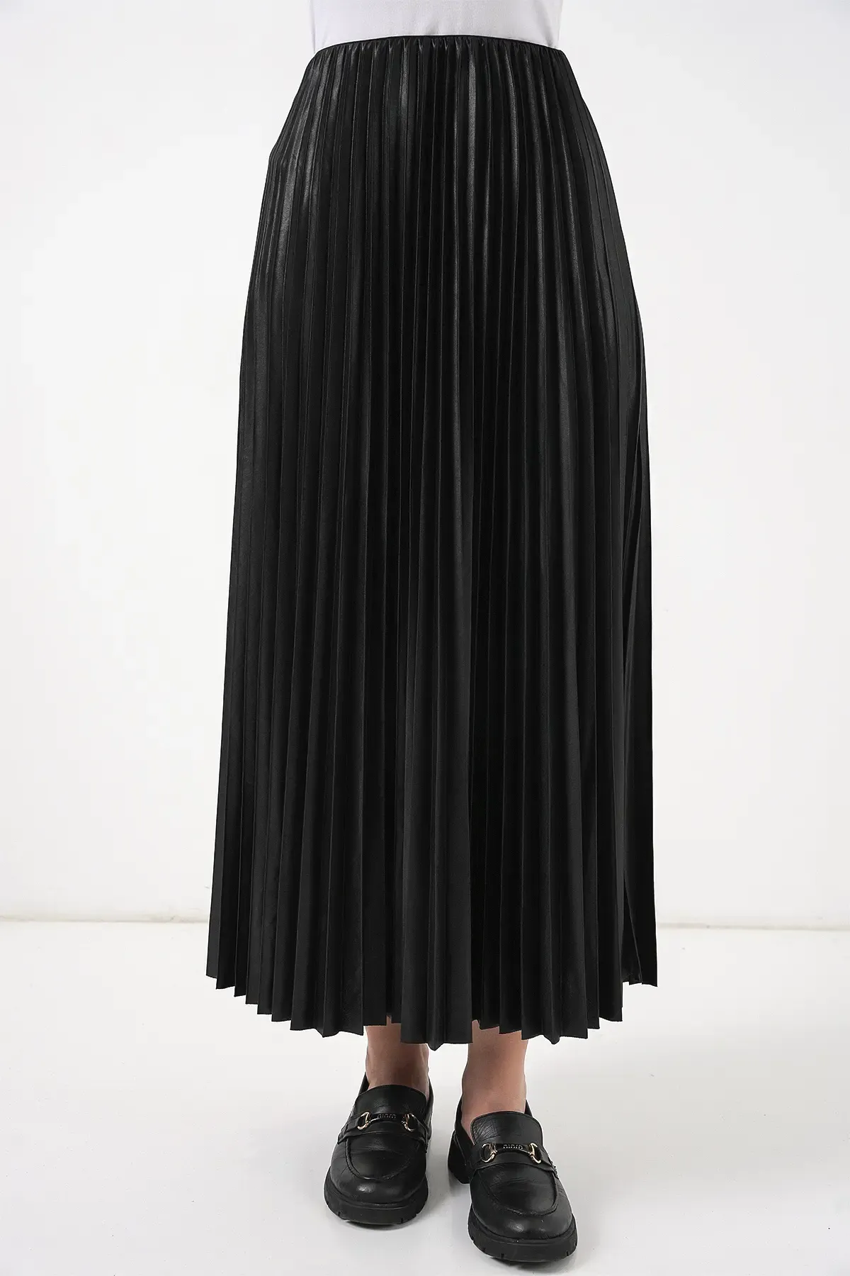 8009 Deri Görünümlü Piliseli Etek - Siyah