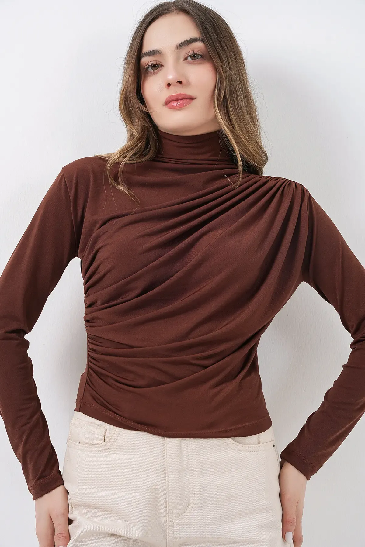 925 Büzgü Detaylı Sandy Bluz - A.Kahve