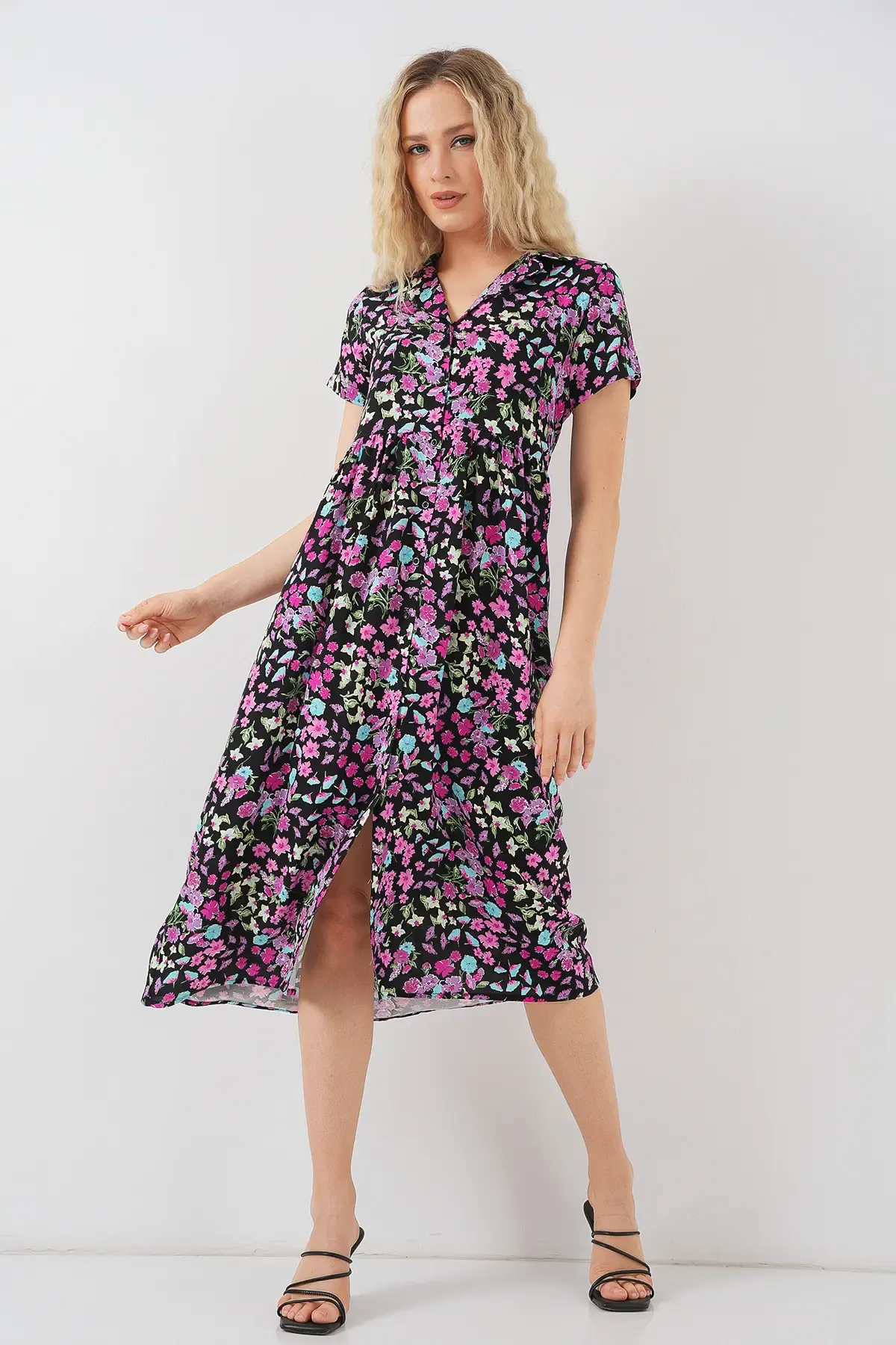 Kadın Boydan Düğmeli Kısa Kol Çiçekli Elbise 2561 - Siyah