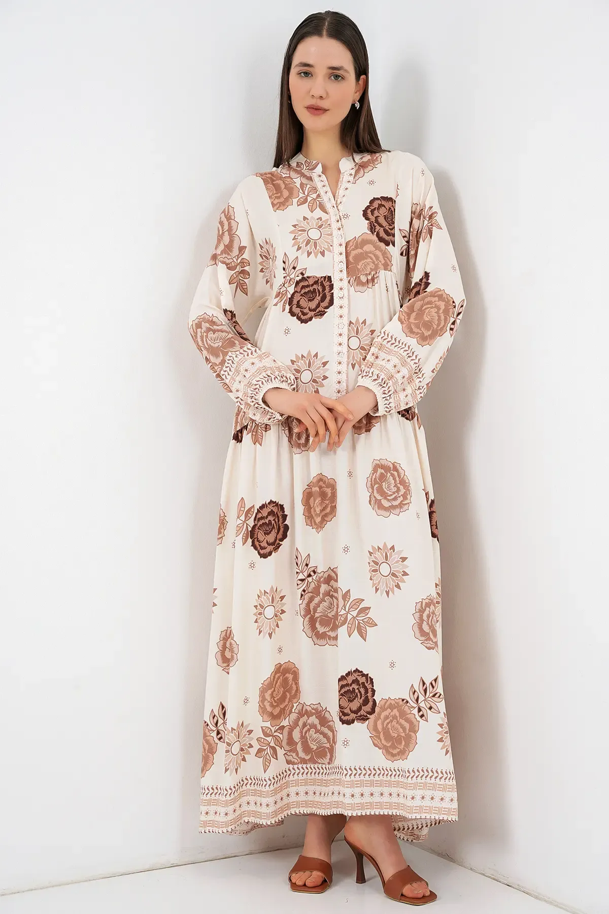 Kadın Desenli Uzun Tesettür Elbise 2585 - A.Bej