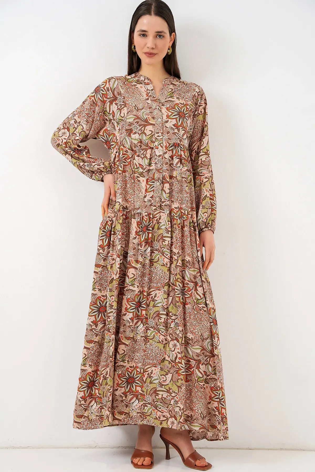 Kadın Desenli Uzun Tesettür Elbise 2585 - Sütlü Kahve