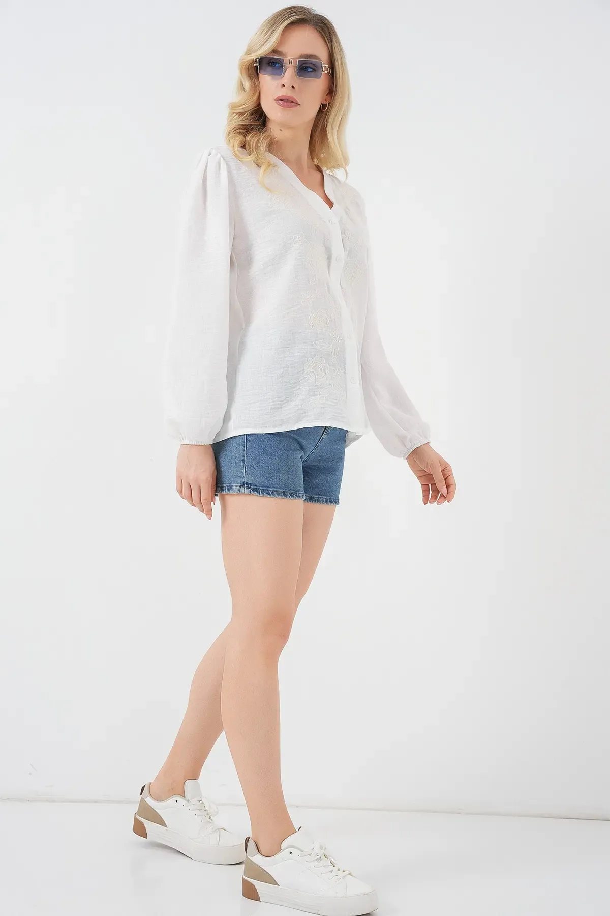 Kadın Nakışlı Uzun Kol Bluz 963 - Krem