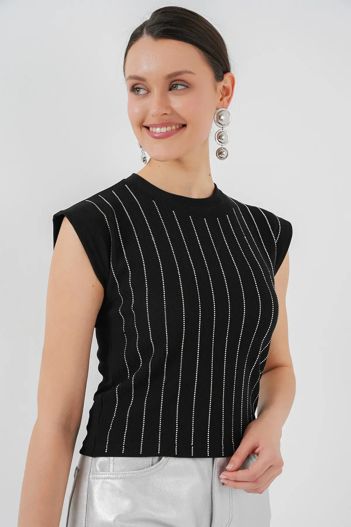 Kadın Sıfır Kol Taşlı Bluz 931 - Siyah