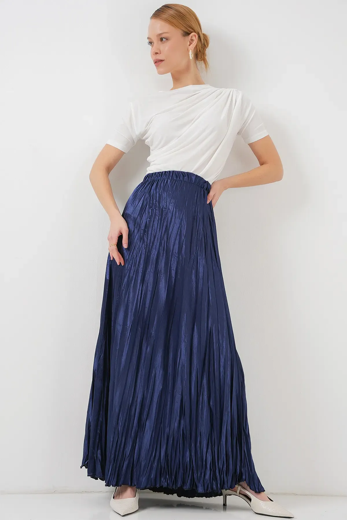 Kadın Uzun Kırışık Parlak Etek 8034 - D.Lacivert