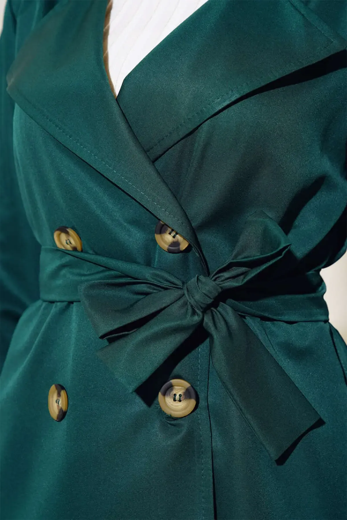 T5853 Kruvaze Yaka Tesettür Trençkot - Zümrüt Yeşili