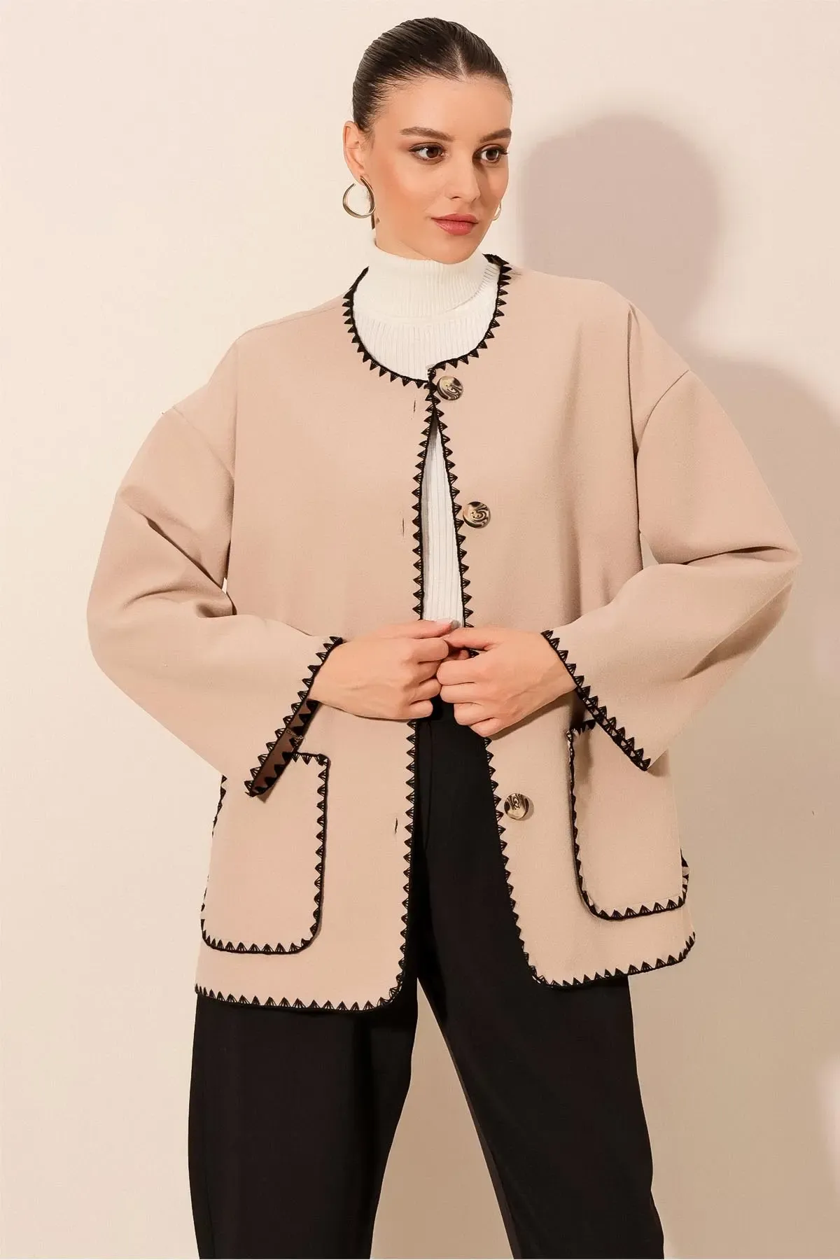0690 Boyfriend Nakışlı Kaşe Ceket - Bej
