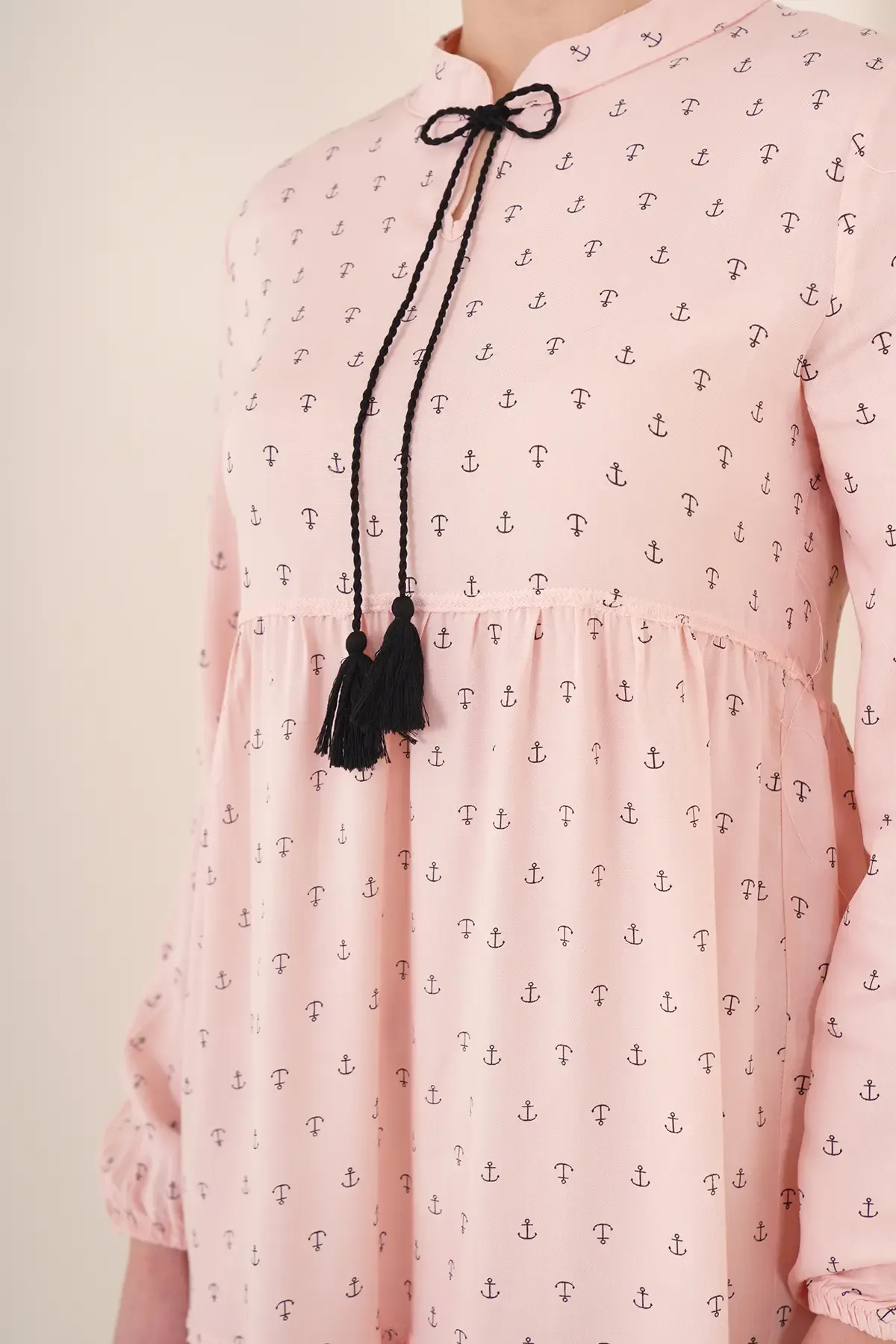 1627 Yaka Bağcıklı Tesettür Elbise - Pudra