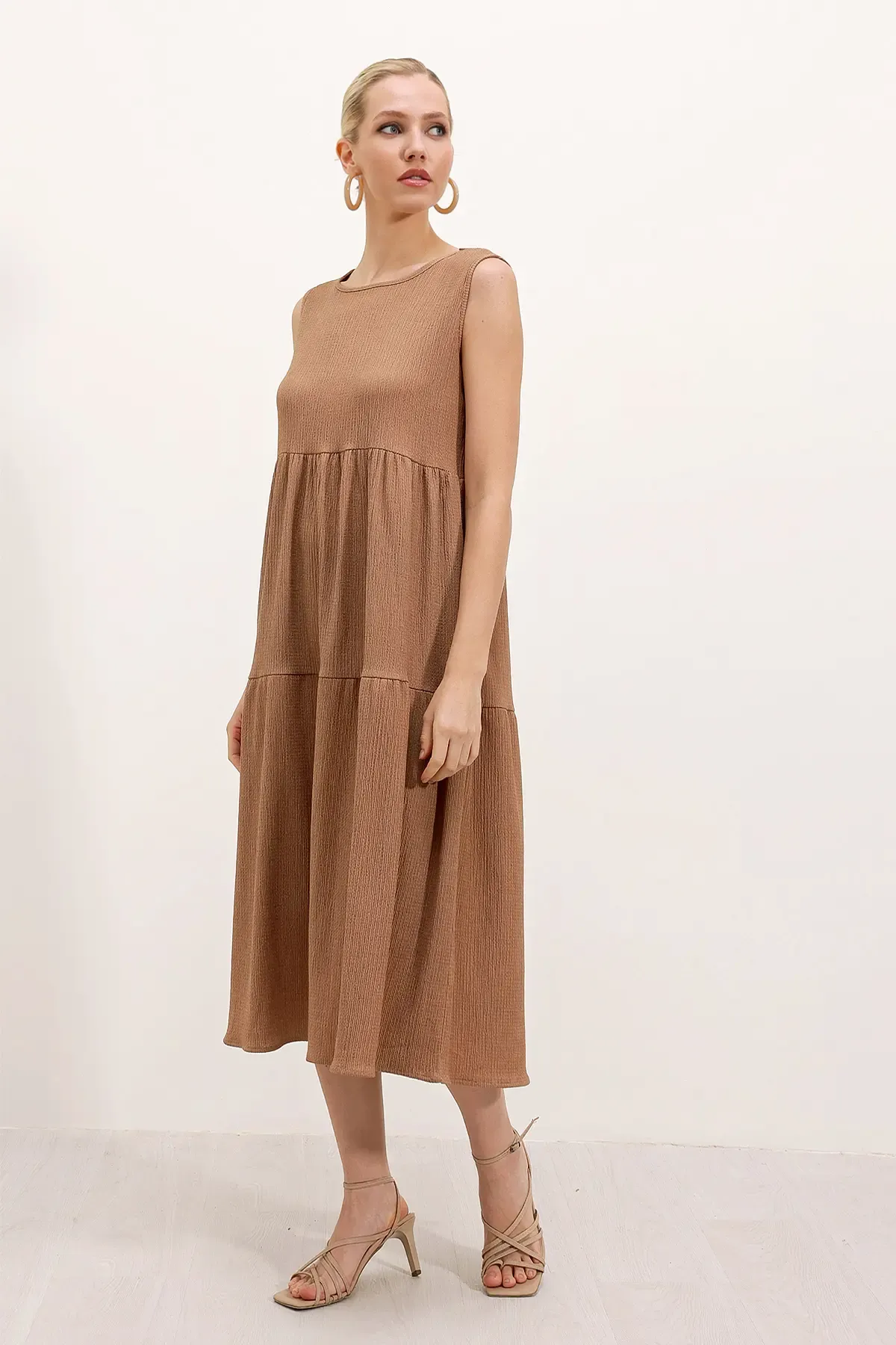 2448 Sıfır Kol Uzun Örme Elbise - Bisküvi