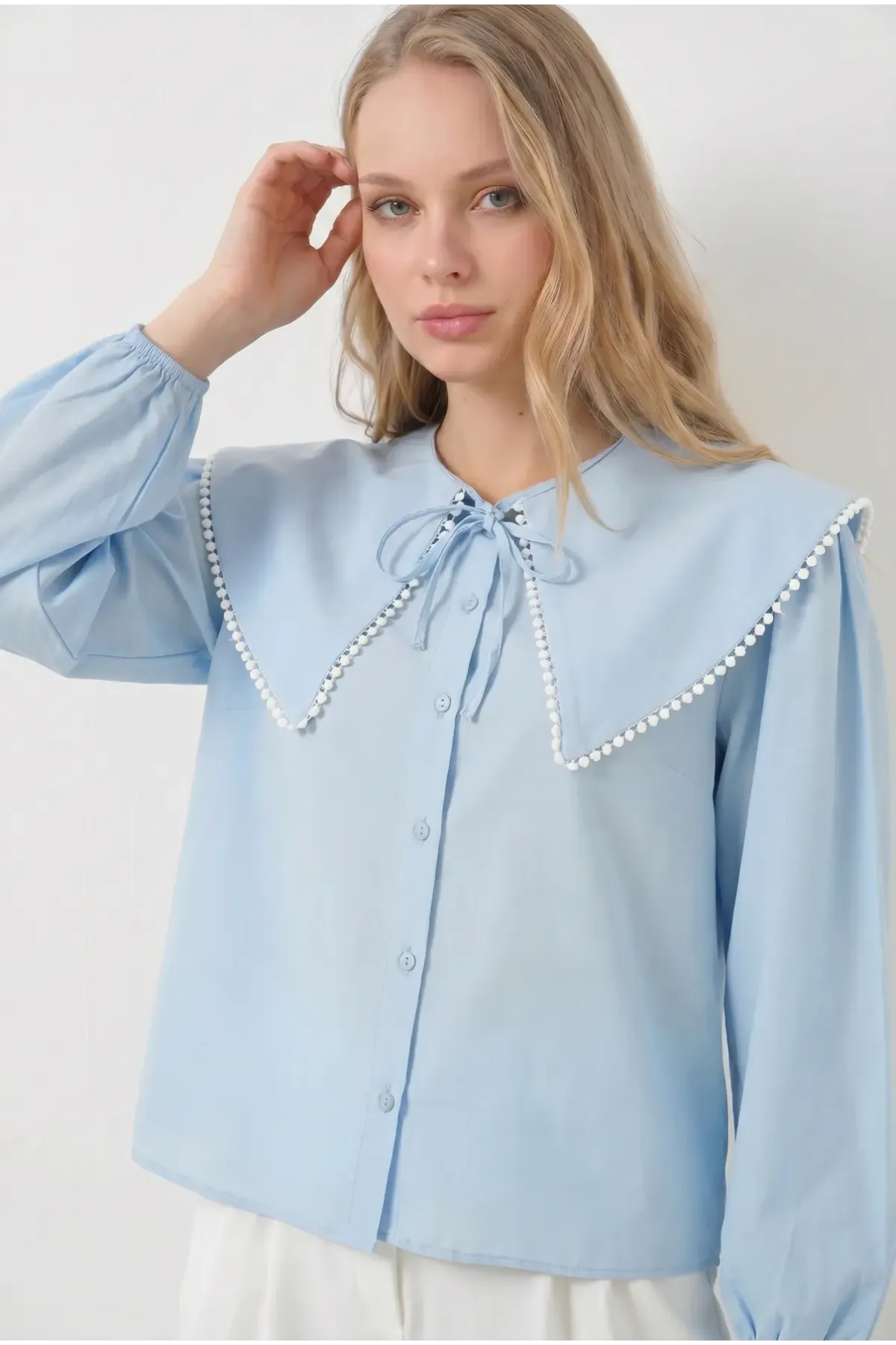 Kadın Açık Mavi Bebe Yaka Düğmeli Şık Günlük Gömlek HZL26S-BD1203141