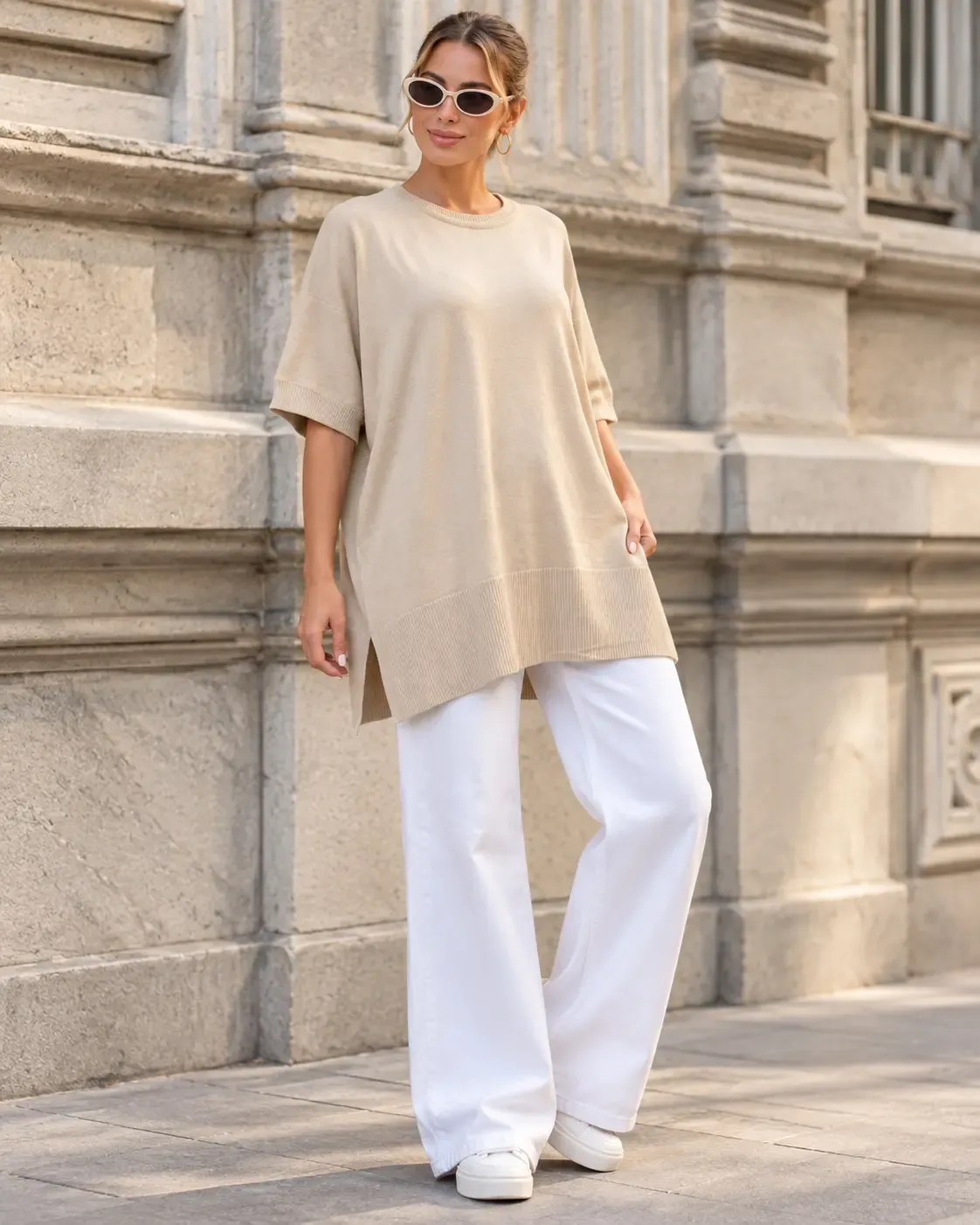 Kadın Bej Oversize Yandan Yırtmaçlı Uzun Yumuşak Dokulu Triko Kazak HZL28W-WM3390