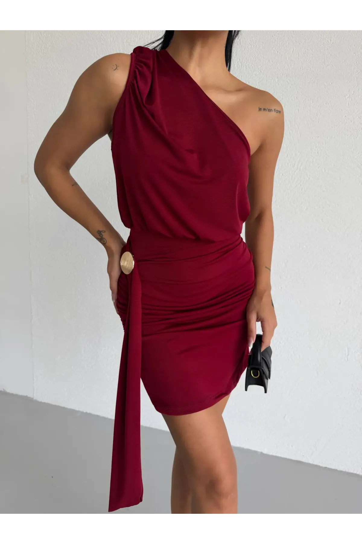 Kadın Bordo Tek Omuz Toka Detaylı Drapeli Sandy Kumaş Mini Elbise HZL26S-FRY123881