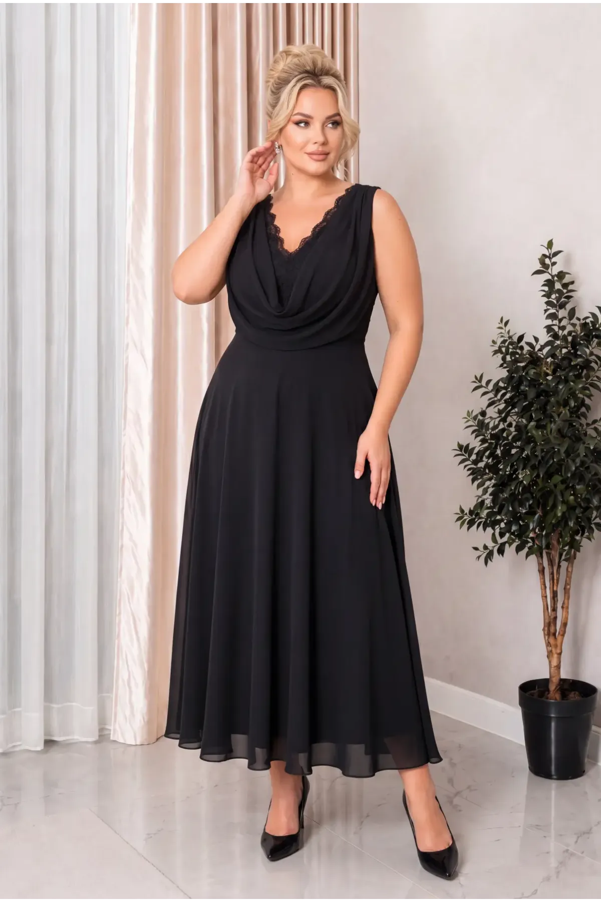 Kadın Büyük Beden Siyah Abiye Elbise Göğüs Dantel Detaylı Drape Yaka HZL26S-TRV16081