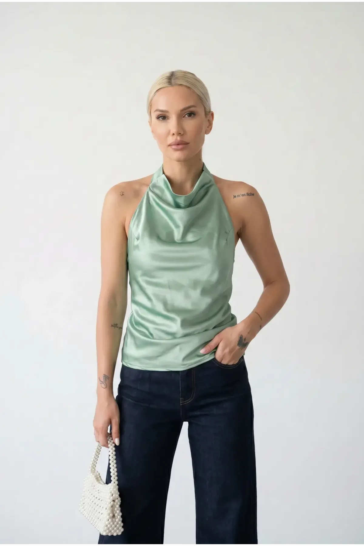 Kadın Çağla Yeşil Halter Yaka Saten Kumaş Sırt Dekolteli Bluz HZL26W-FRY123801