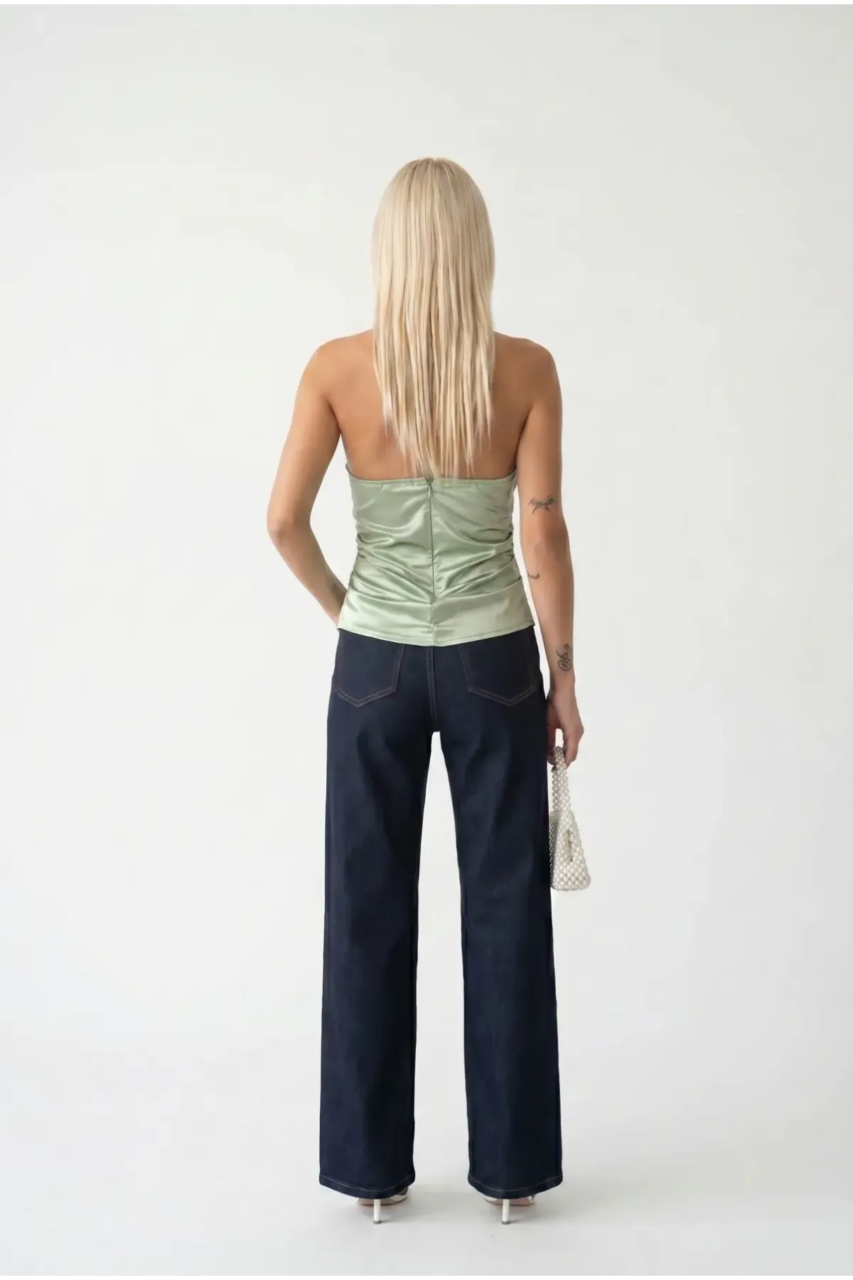 Kadın Çağla Yeşil Halter Yaka Saten Kumaş Sırt Dekolteli Bluz HZL26W-FRY123801