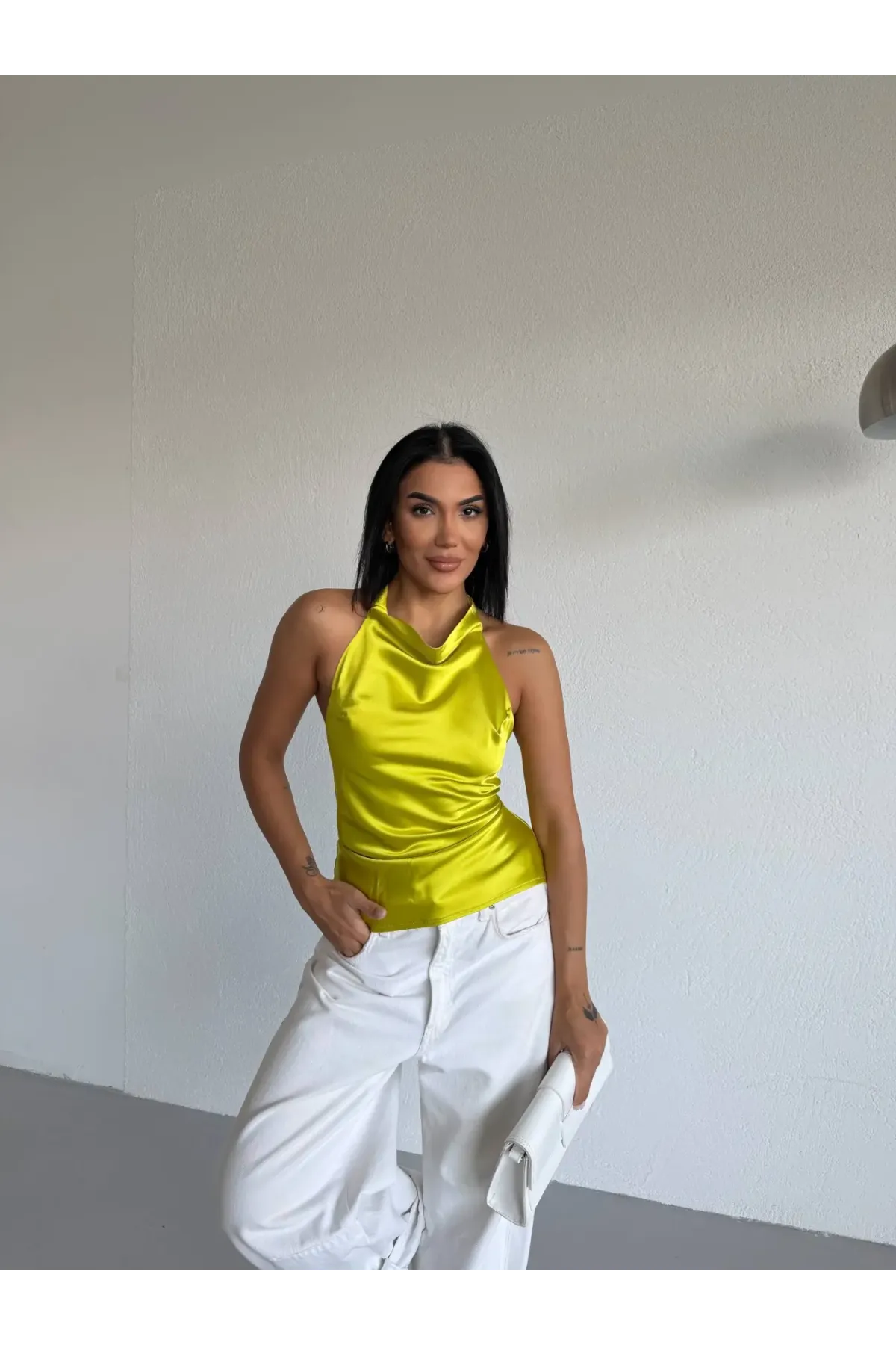 Kadın Fıstık Yeşil Halter Yaka Saten Kumaş Sırt Dekolteli Bluz HZL26W-FRY123801