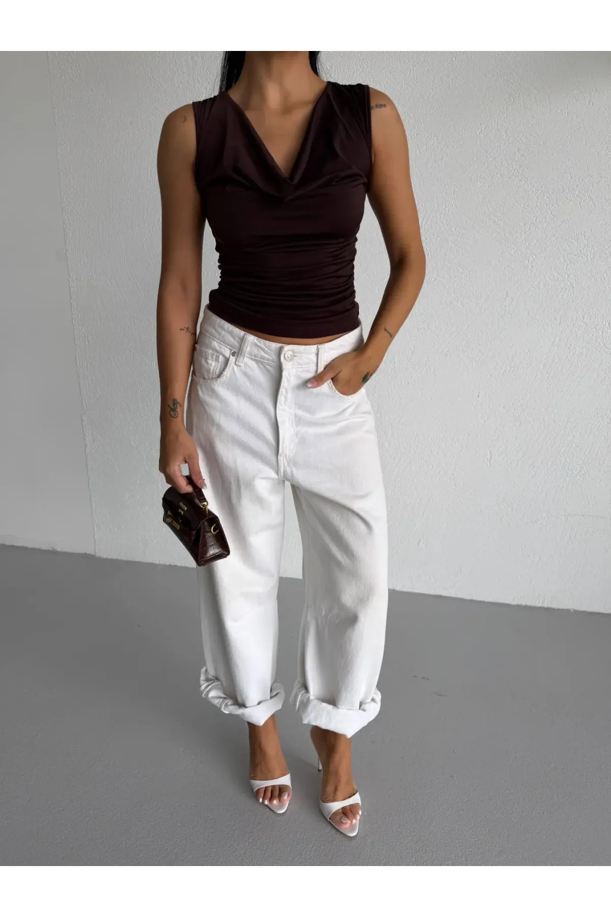 Kadın Kahverengi Degaje Yaka Yanlardan Drapeli Sandy Bluz HZL25S-FRY123131