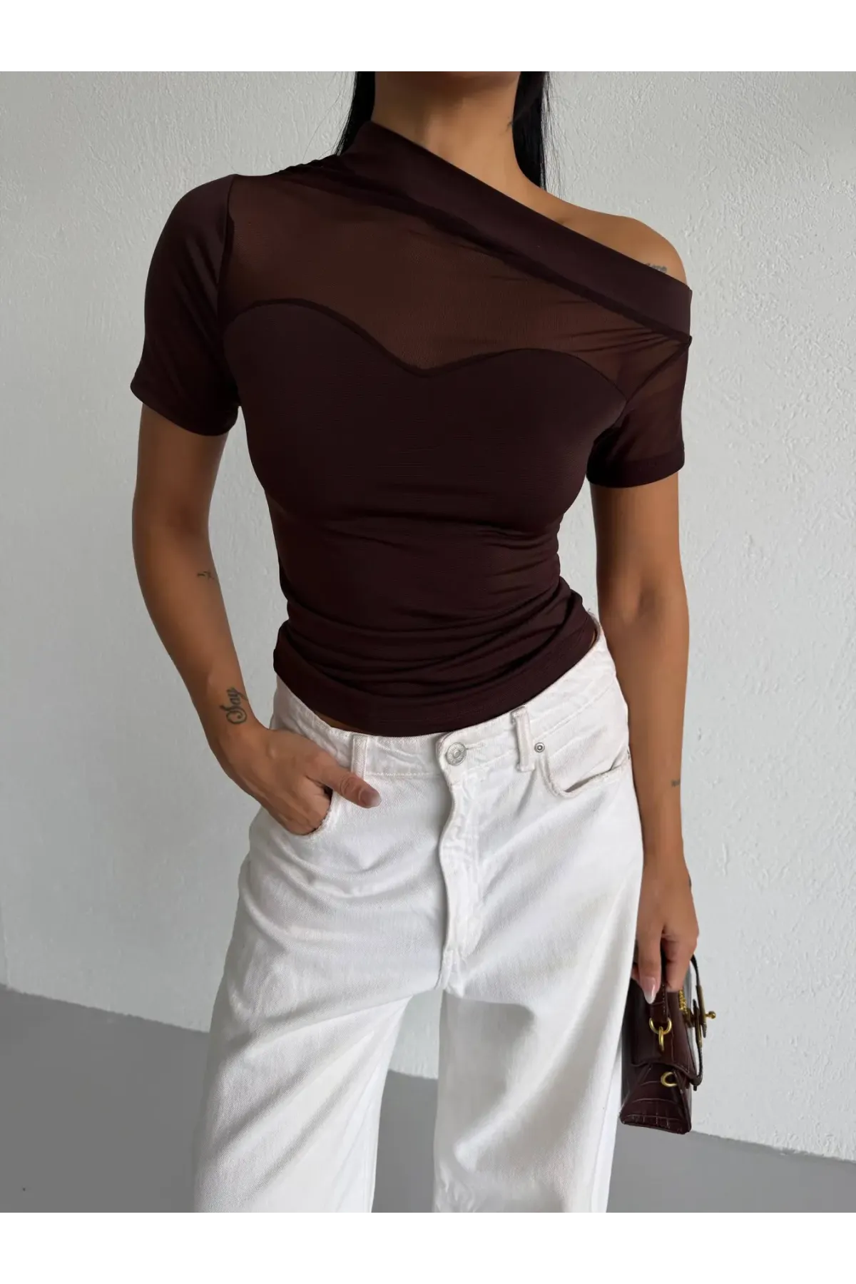 Kadın Kahverengi Tek Omuz Transparan Tül Detaylı Şık Sandy Bluz HZL26S-FRY123871