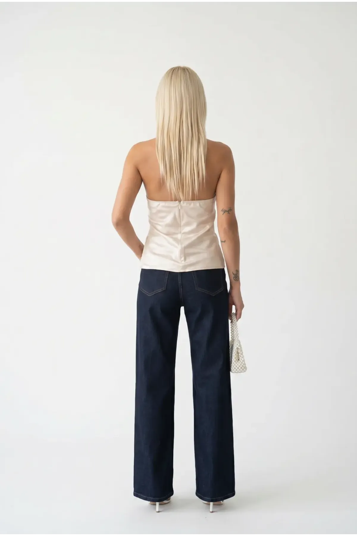 Kadın Krem Halter Yaka Saten Kumaş Sırt Dekolteli Bluz HZL26W-FRY123801