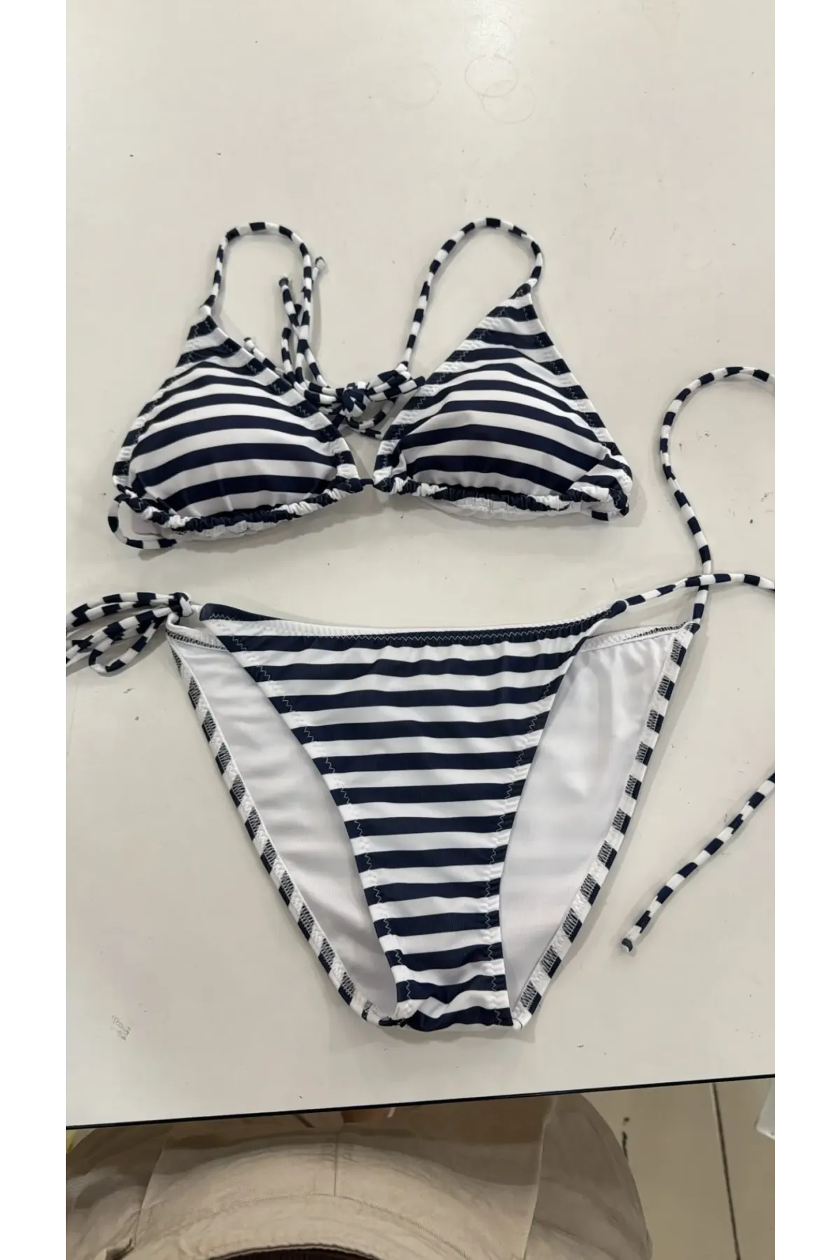 Kadın Lacivert Çizgili Boyundan İp Bağlamalı Üçgen Bikini Takımı HZL25S-LC5005