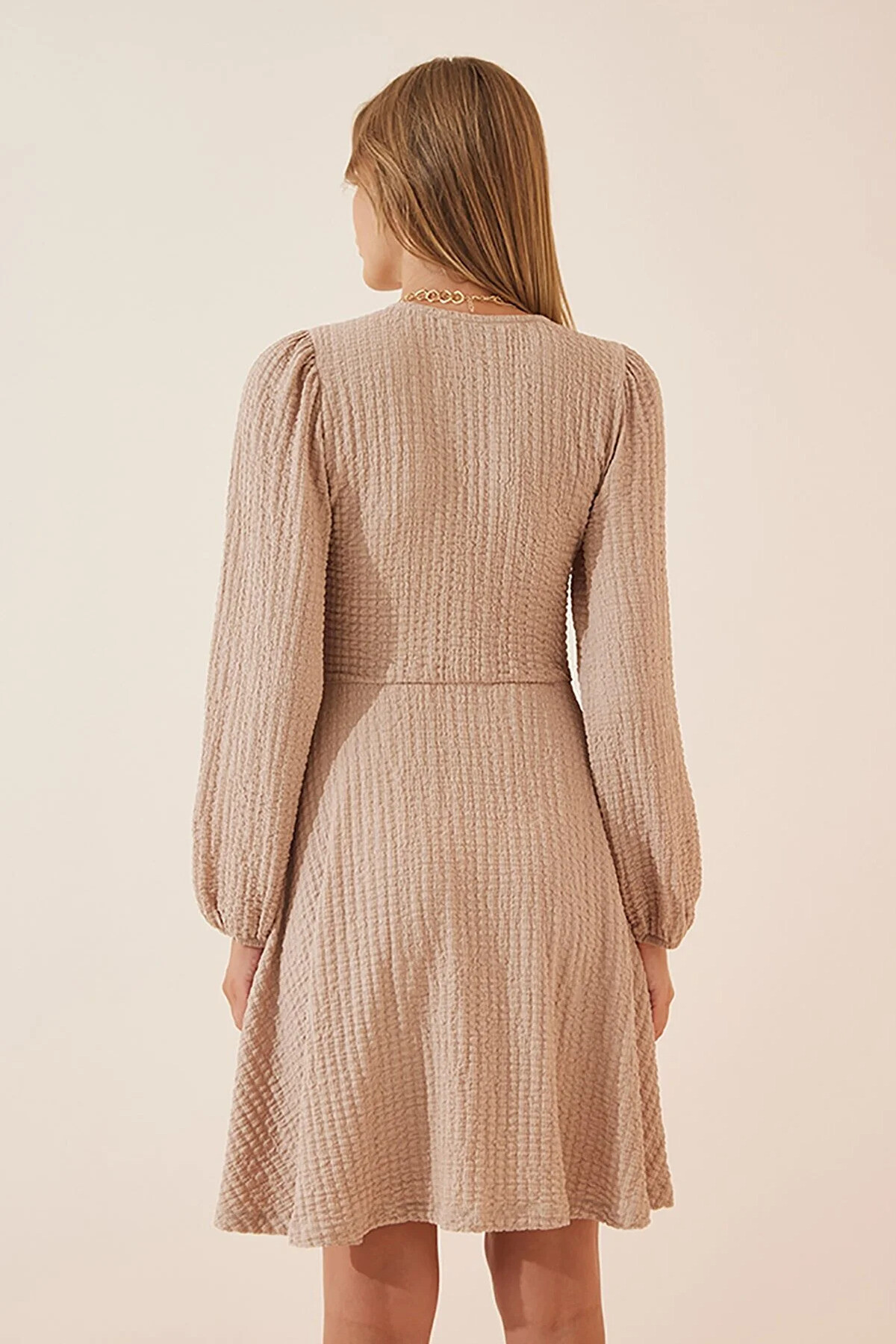 Kadın Bej V Yaka Dokulu Likralı Uzun Kollu Anvelop Örme Elbise HZL23W-BD123621