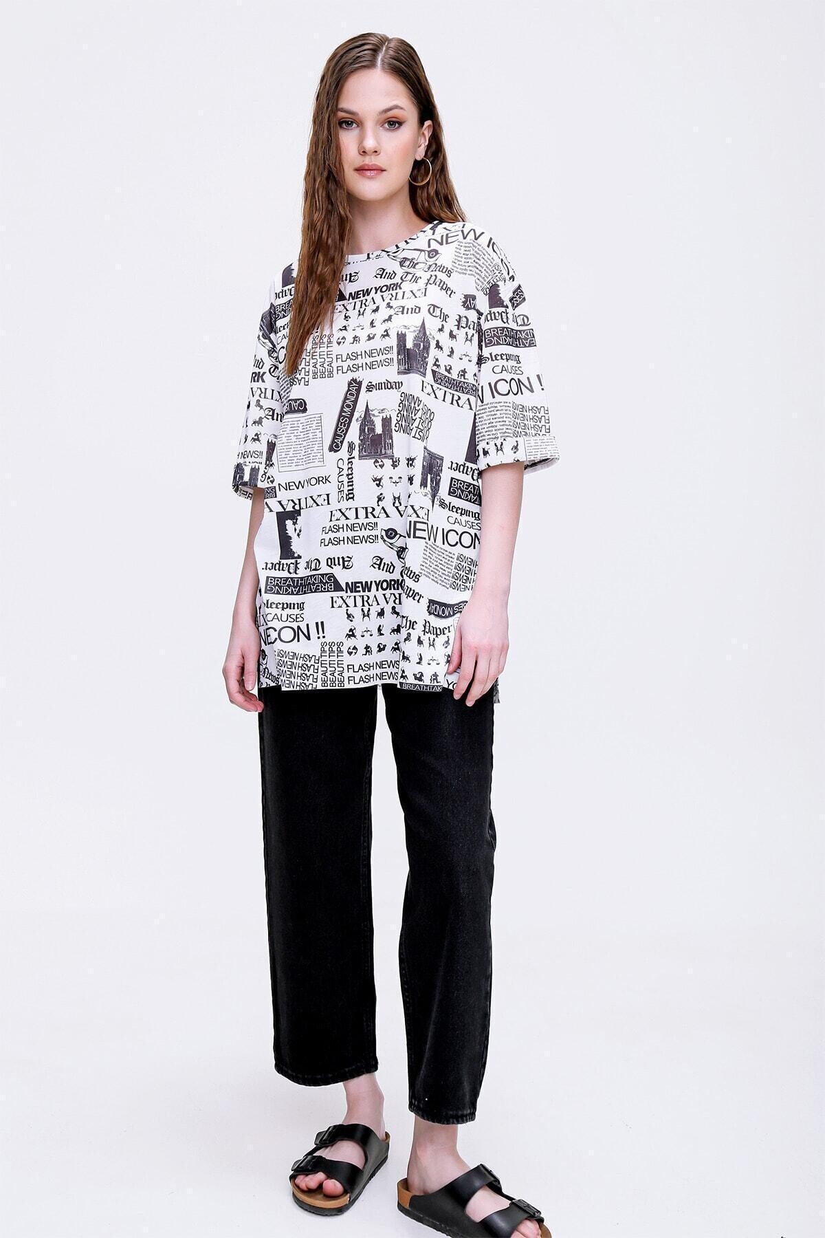 Kadın Beyaz Bisiklet Yaka Yandan Yırtmaçlı Kolu Katlı Oversize Örme T-shirt Hzl22s-bd142991