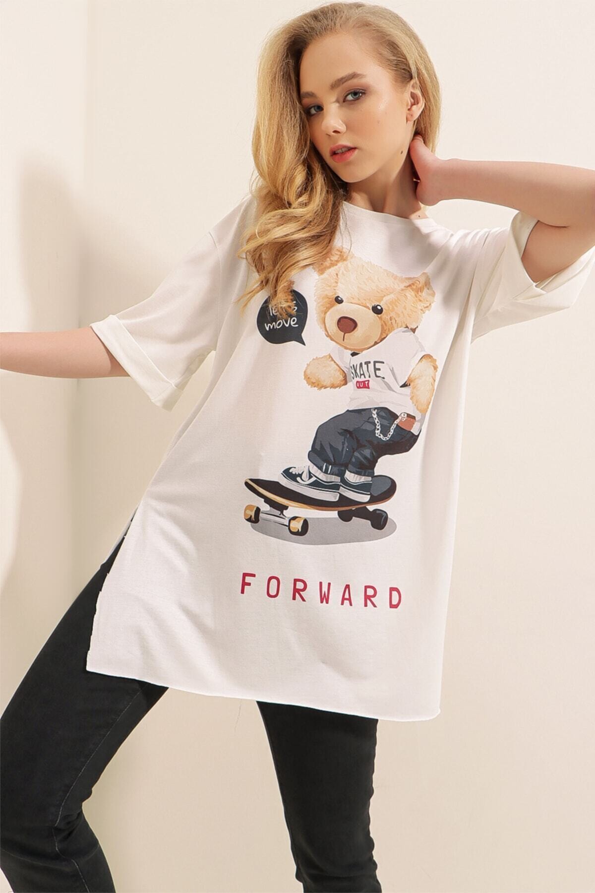 Kadın Beyaz Lacivert Bisiklet Yaka Yandan Yırtmaçlı Kolu Katlı Oversize Örme T-Shirt HZL22S-BD143271