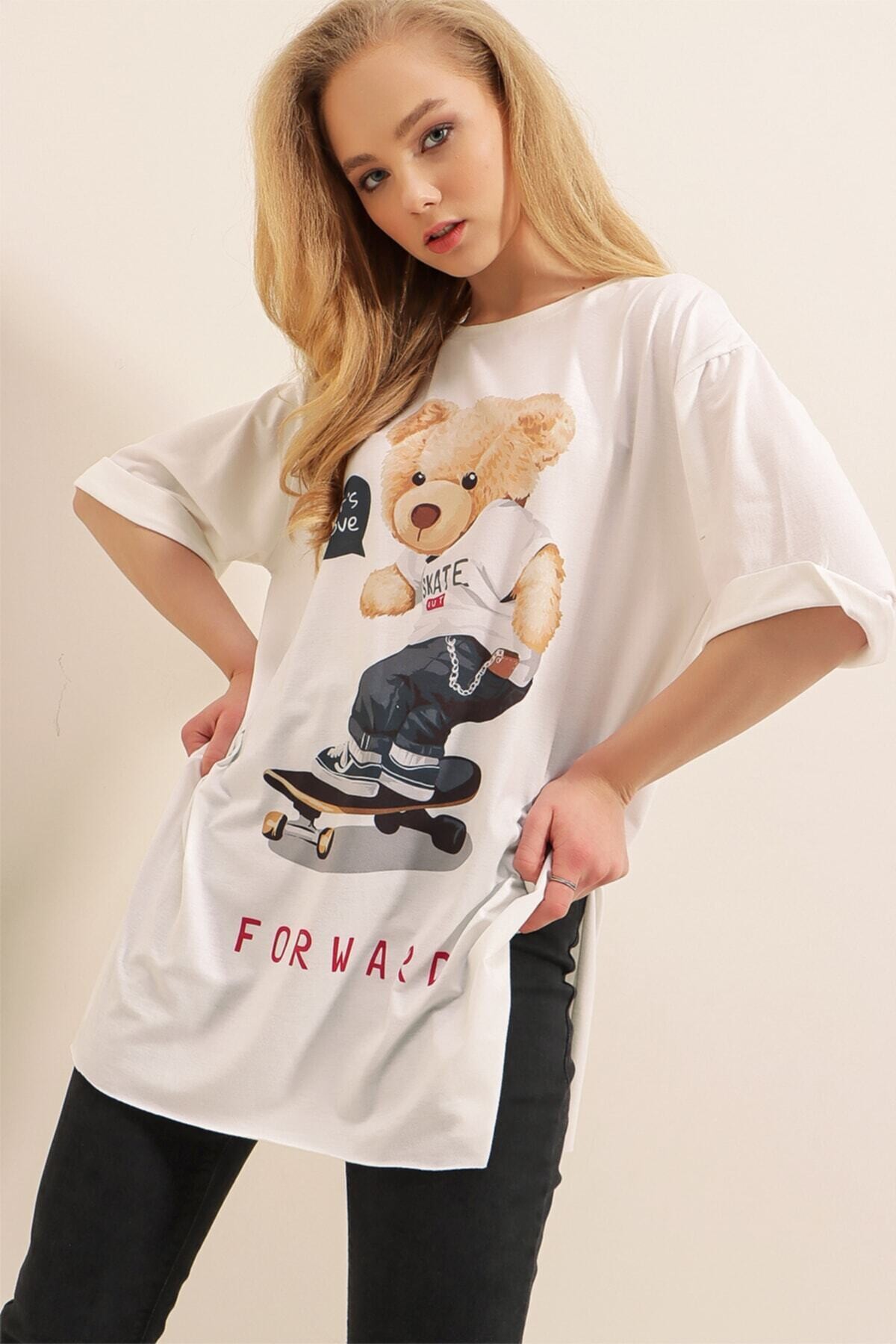 Kadın Beyaz Lacivert Bisiklet Yaka Yandan Yırtmaçlı Kolu Katlı Oversize Örme T-Shirt HZL22S-BD143271