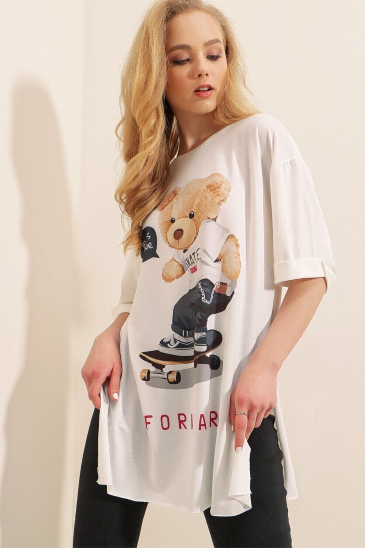 Kadın Beyaz Lacivert Bisiklet Yaka Yandan Yırtmaçlı Kolu Katlı Oversize Örme T-Shirt HZL22S-BD143271