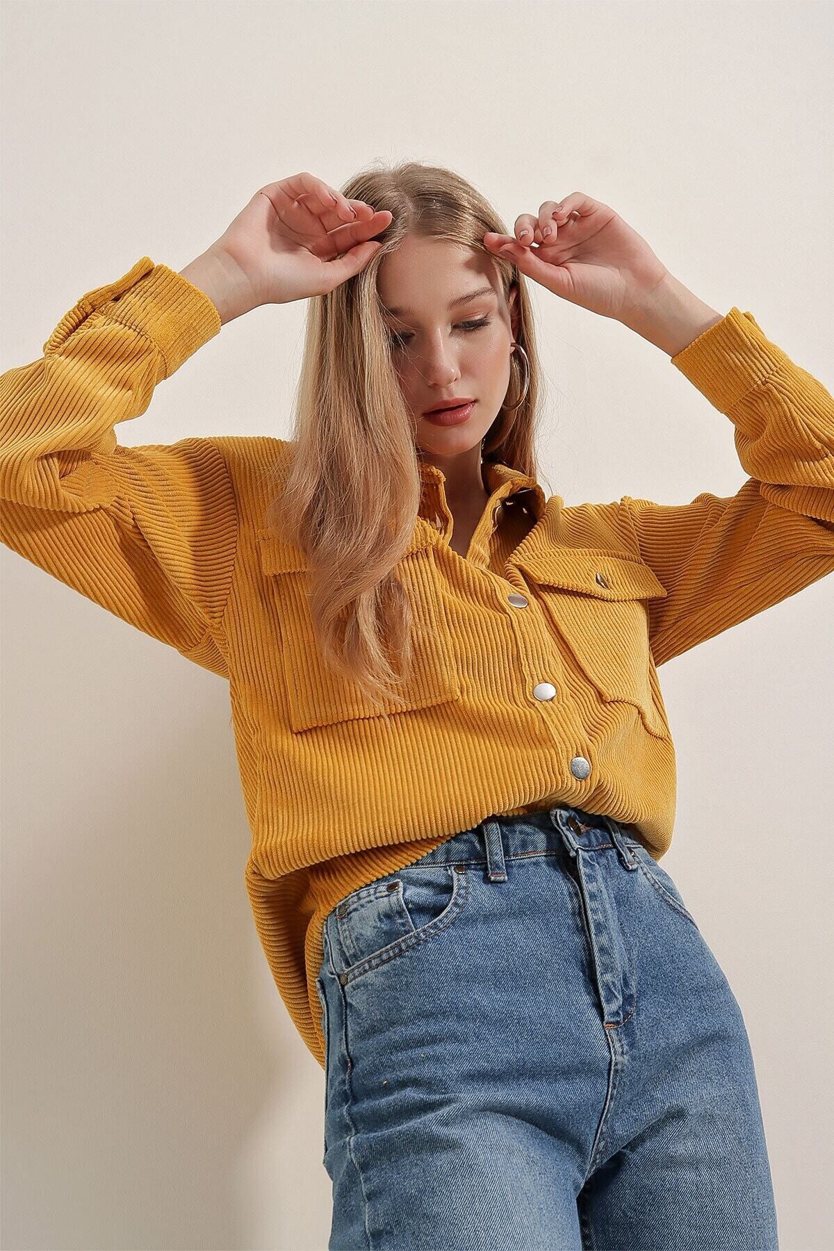 Kadın Canlı Hardal Kadife Hafif Oversize Şık Gömlek HZL23W-BD138651