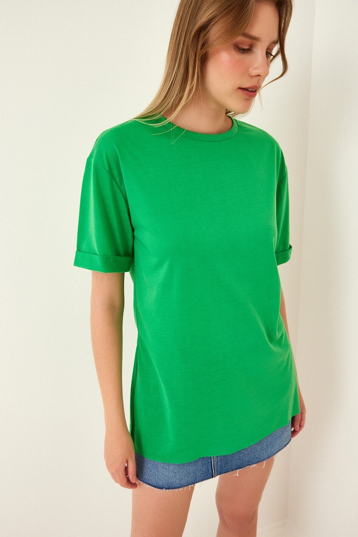 Kadın Canlı Yeşil Bisiklet Yaka Yandan Yırtmaçlı Kolu Katlı Oversize Örme T-Shirt HZL22S-BD143251