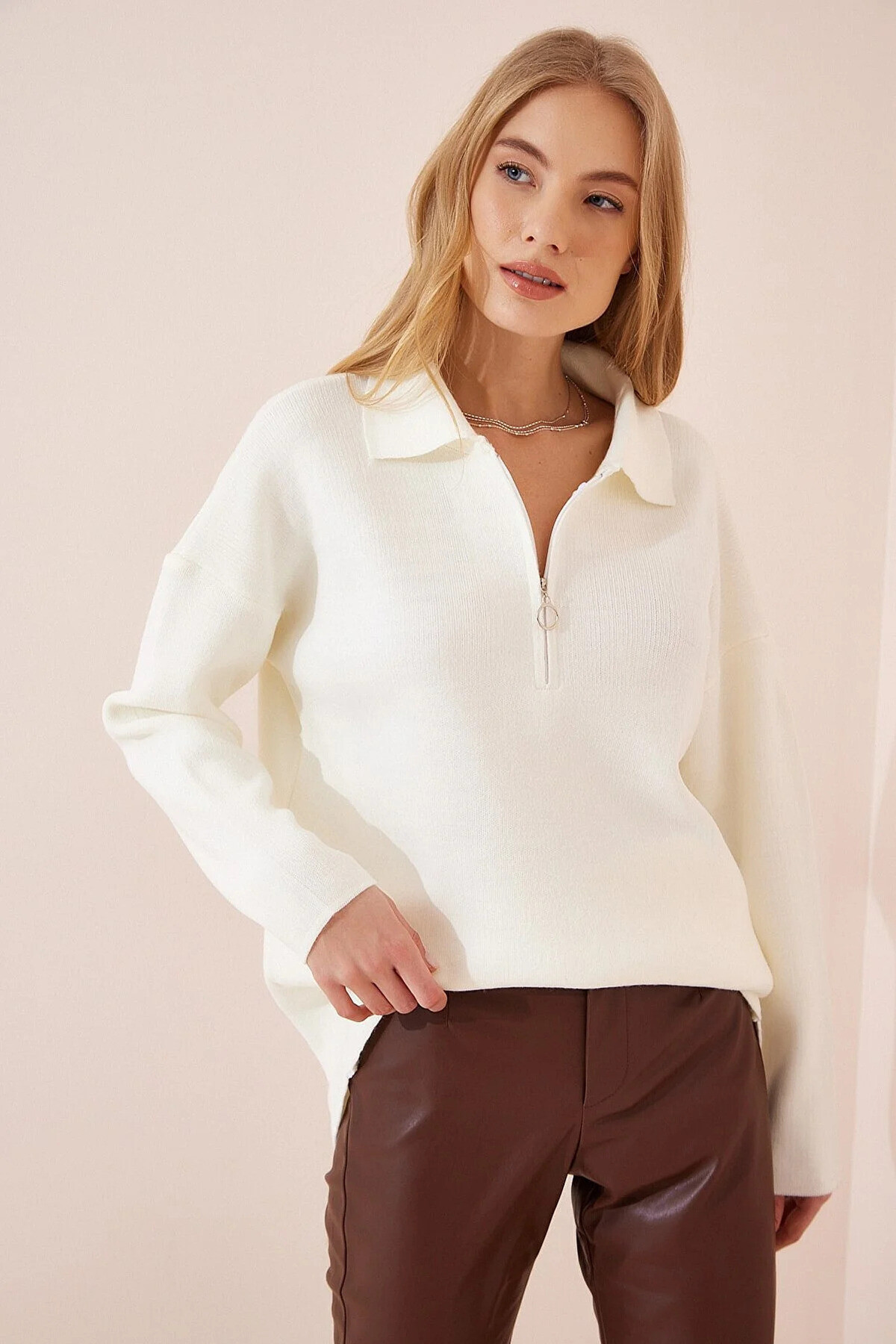 Kadın Ekru  Polo Yaka Fermuarlı Oversize Triko Kazak  HZL23W-BD1101441