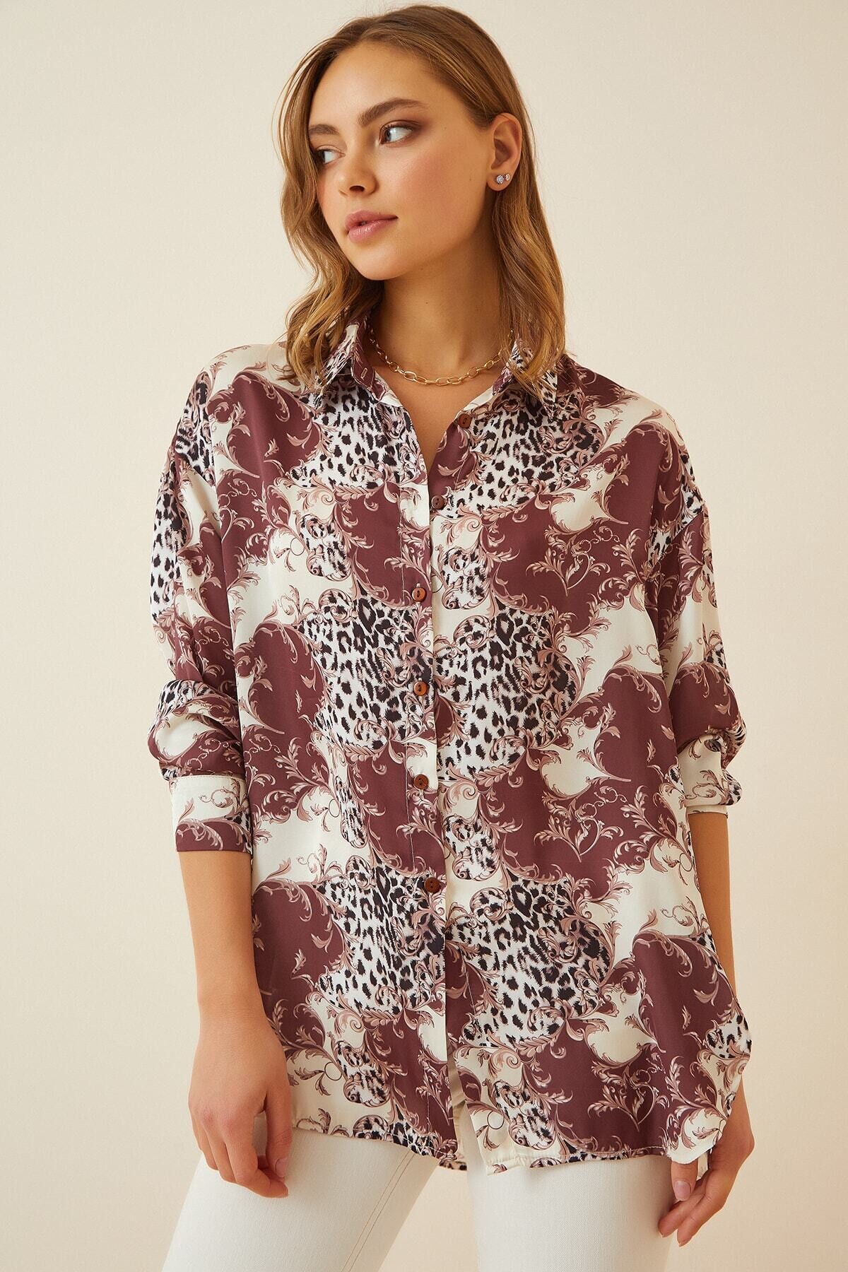 Kadın Kahve Dökümlü Desenli Saten Yüzeyli Oversize Gömlek HZL22S-BD140051