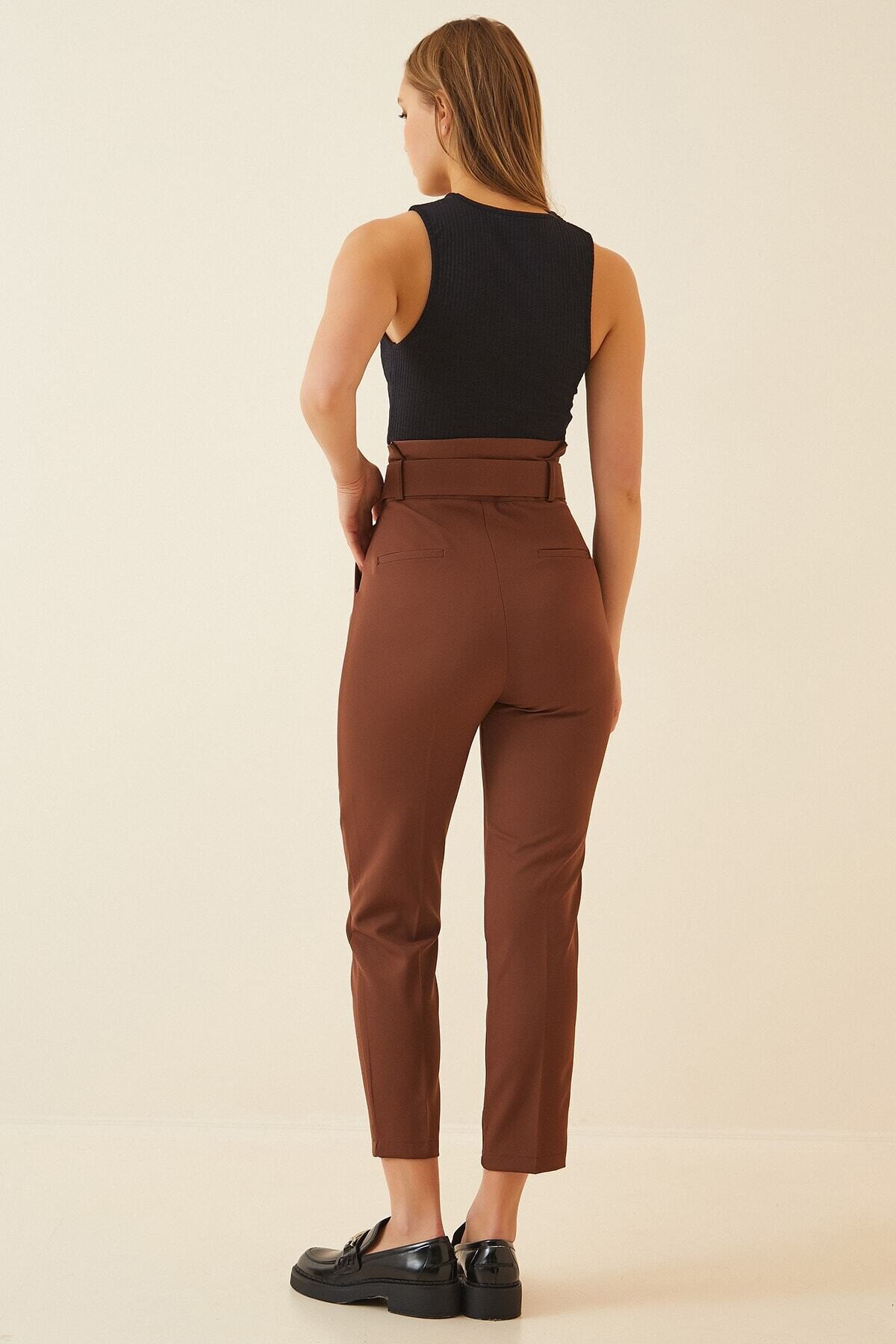 Kadın Kahverengi Yüksek Bel Kemerli Kumaş Pantolon HZL22W-BD164641