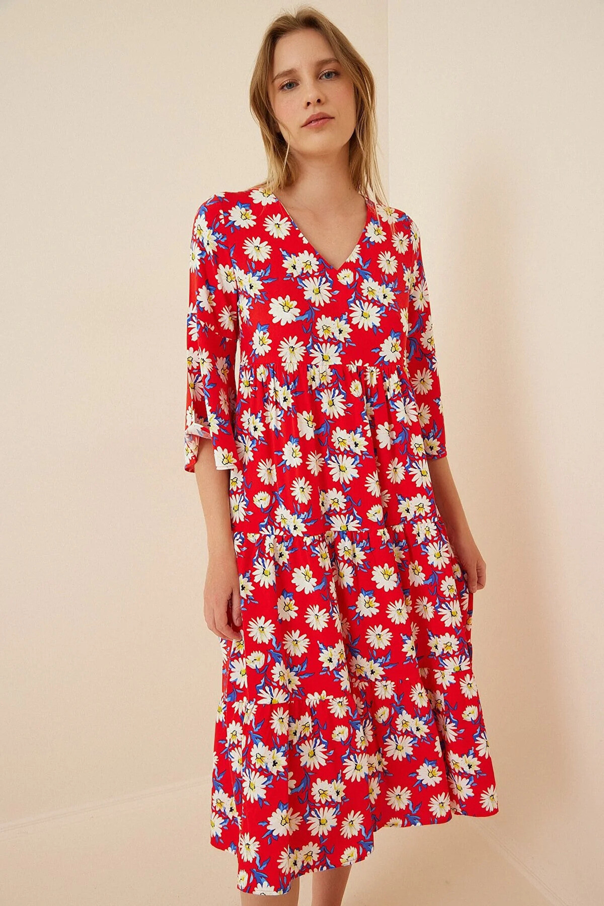 Kadın Kırmızı Beyaz Çiçekli İspanyol Kol Uzun Viskon Elbise HZL22S-BD119591