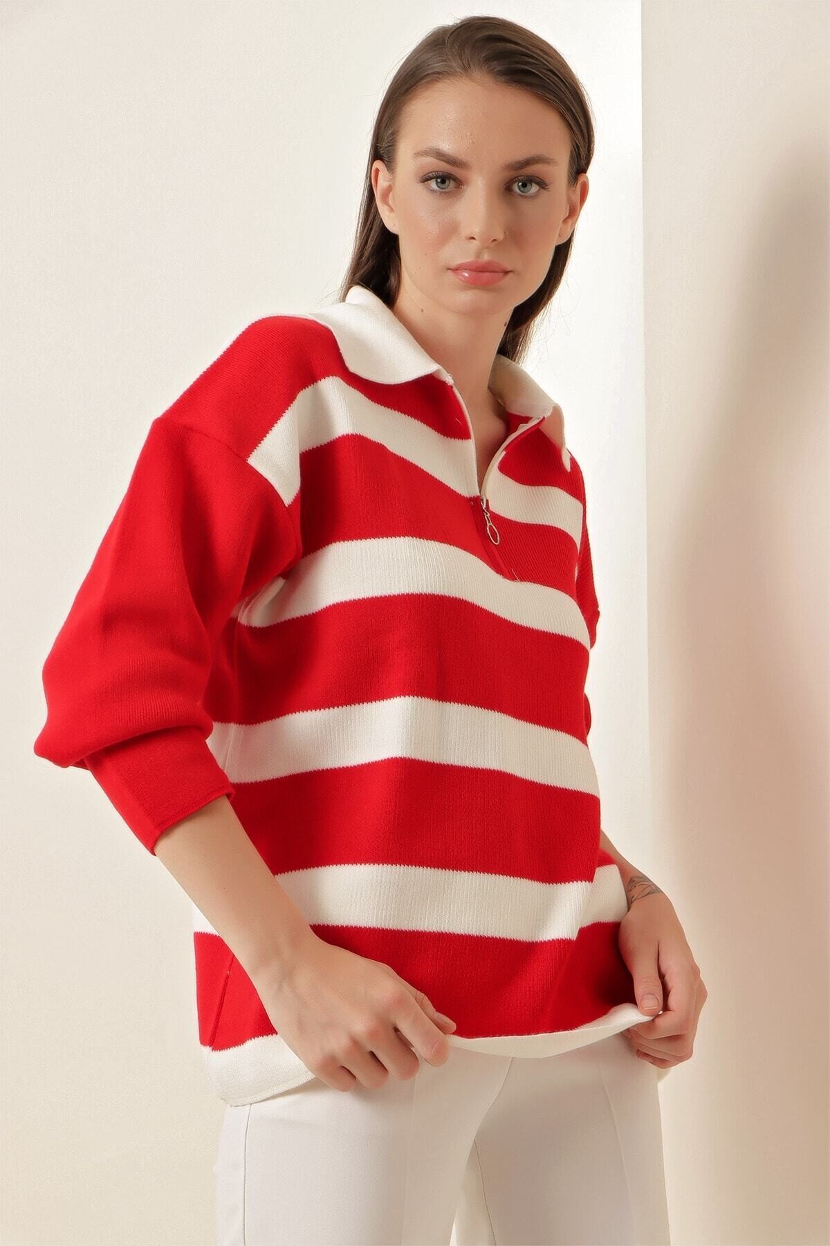 Kadın Kırmızı Çizgili Polo Yaka Fermuarlı Oversize Triko Kazak Hzl23w-bd145121