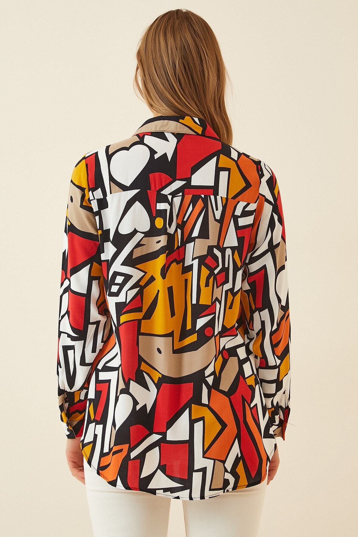 Kadın Kırmızı Siyah Geometrik Desenli Uzun Kolllu Oversize Viskon Gömlek HZL22S-BD137851