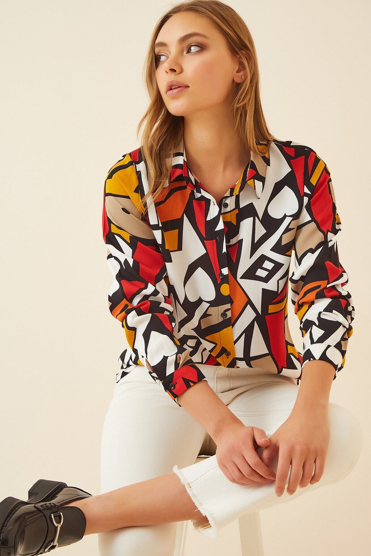 Kadın Kırmızı Siyah Geometrik Desenli Uzun Kolllu Oversize Viskon Gömlek HZL22S-BD137851