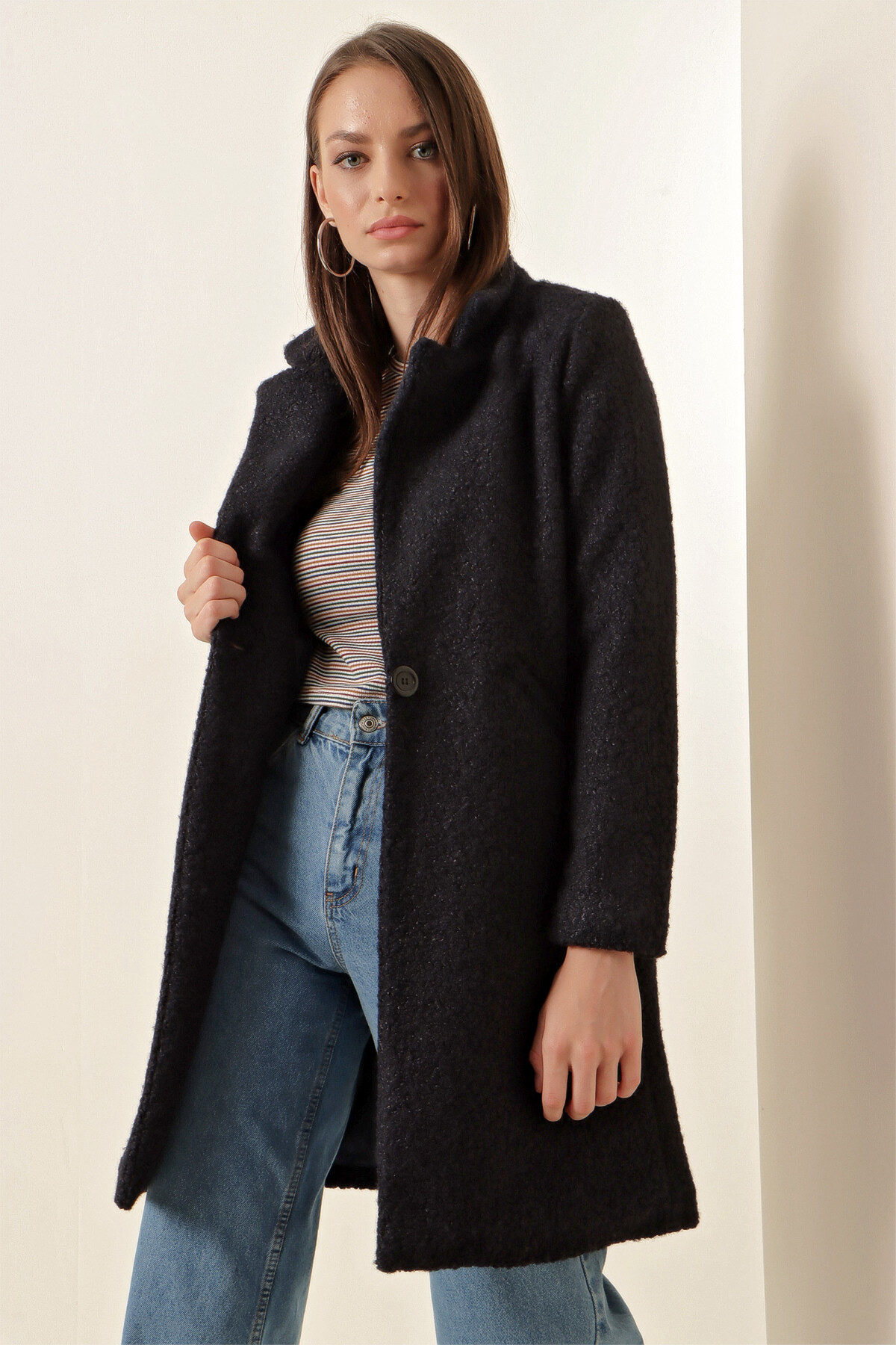 Kadın Lacivert Tek Düğmeli Çift Cepli Astarlı Buklet Kaşe Kaban HZL22W-BD190821