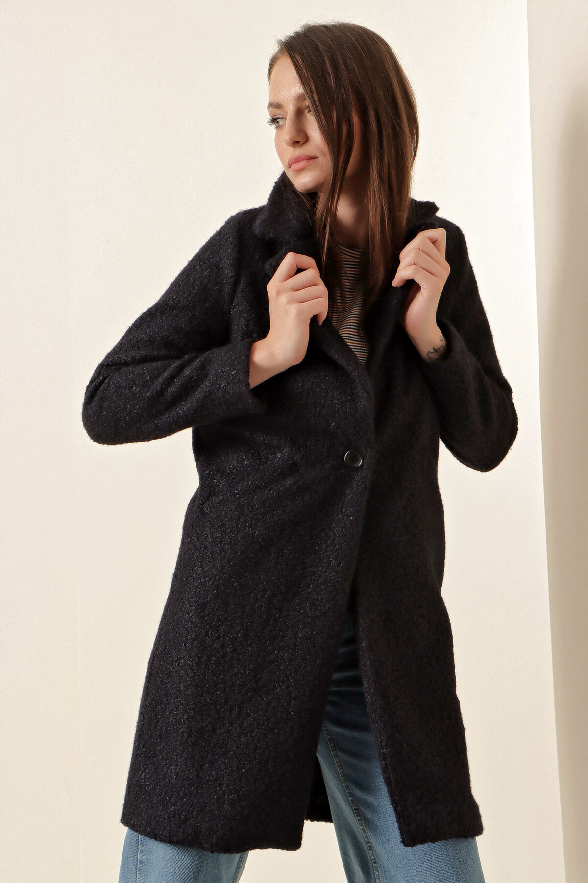 Kadın Lacivert Tek Düğmeli Çift Cepli Astarlı Buklet Kaşe Kaban HZL22W-BD190821