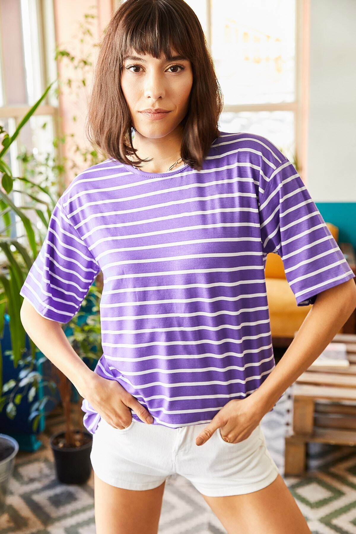 Kadın Lila Çizgili Rahat Oversize T-shirt HZL22S-GM122521