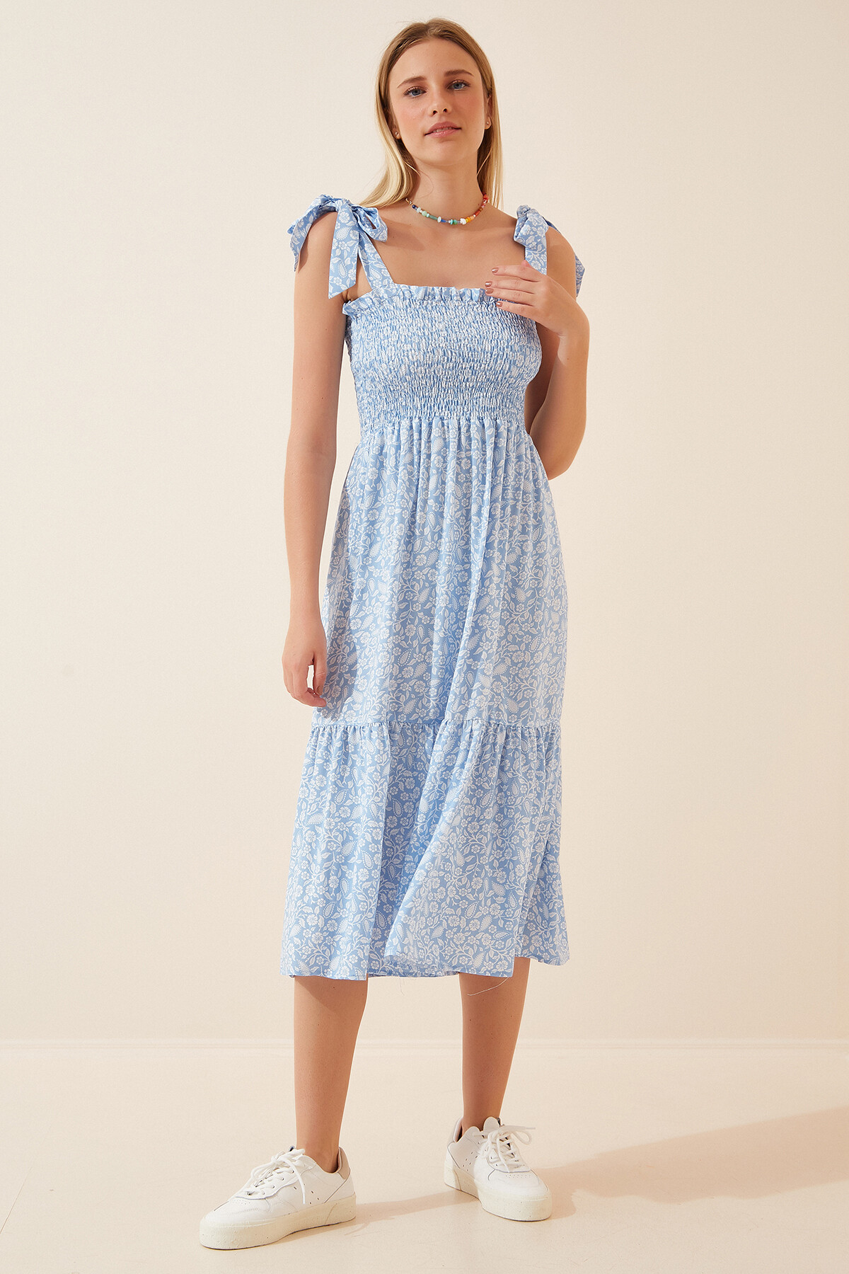 Kadın Mavi Bağlamalı Askılı Desenli Yazlık Viskon Elbise HZL22S-BD122571