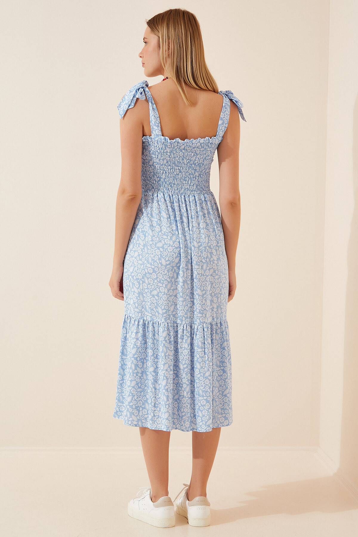 Kadın Mavi Bağlamalı Askılı Desenli Yazlık Viskon Elbise HZL22S-BD122571