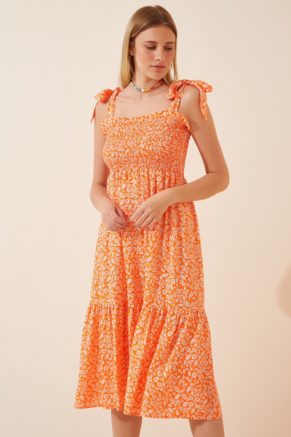 Kadın Oranj Bağlamalı Askılı Desenli Yazlık Viskon Elbise HZL22S-BD122571