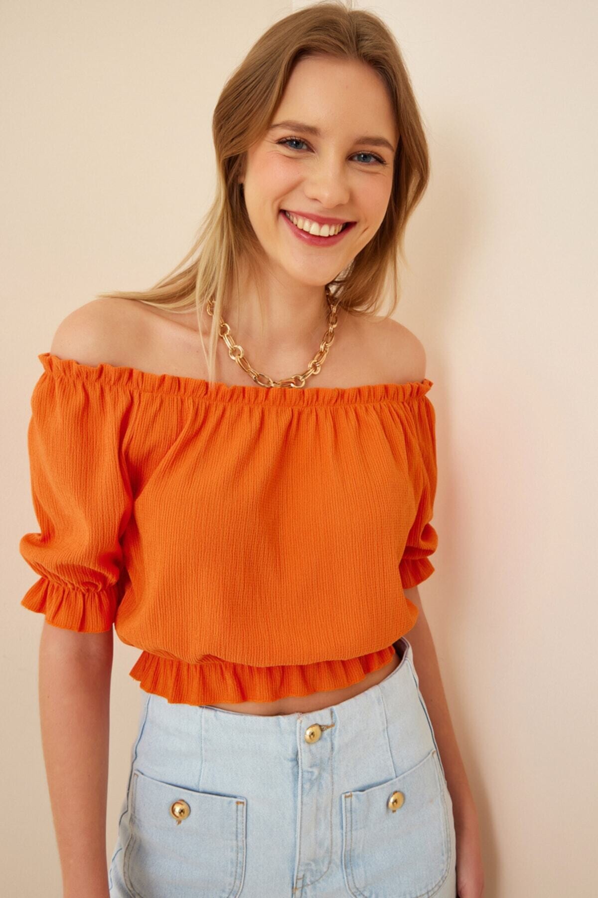 Kadın Oranj Carmen Yaka Bel-Yaka Büzgülü Crop Bluz HZL22S-BD104281