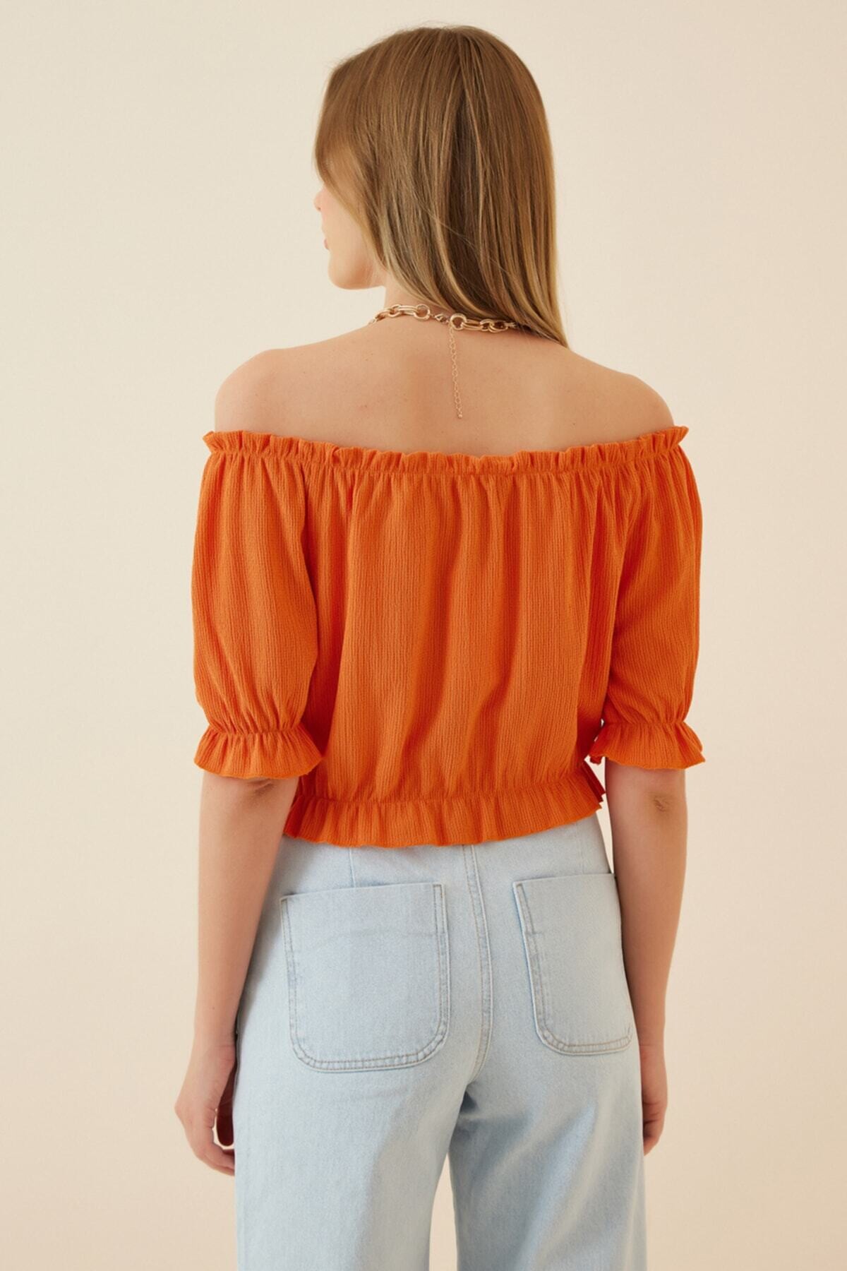 Kadın Oranj Carmen Yaka Bel-Yaka Büzgülü Crop Bluz HZL22S-BD104281