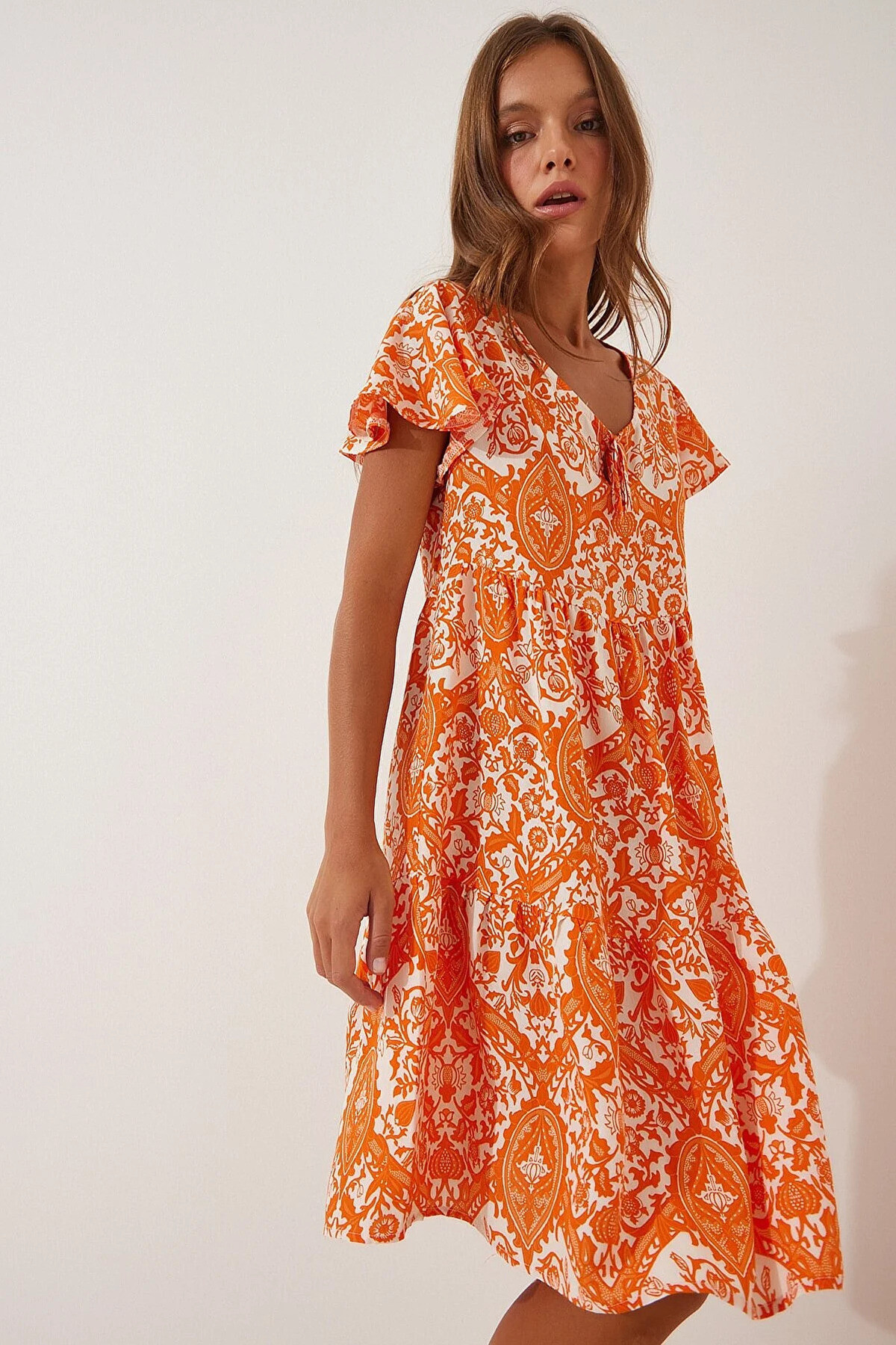 Kadın Oranj Etnik Desenli V Yaka Yazlık Viskon Kısa Elbise HZL22S-BD123521